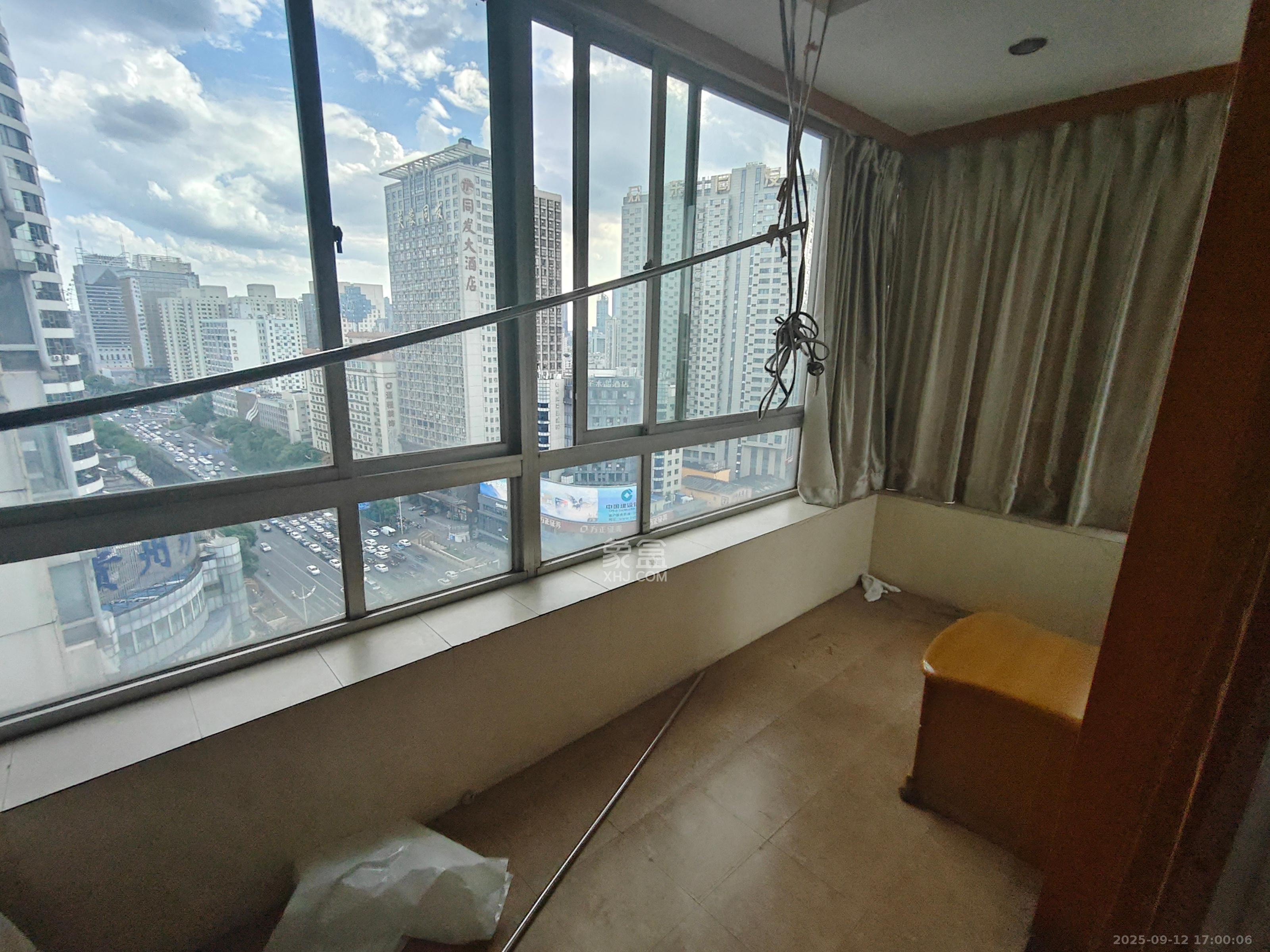 省建苑小区  4室1厅1卫    3200.0元/月室内图