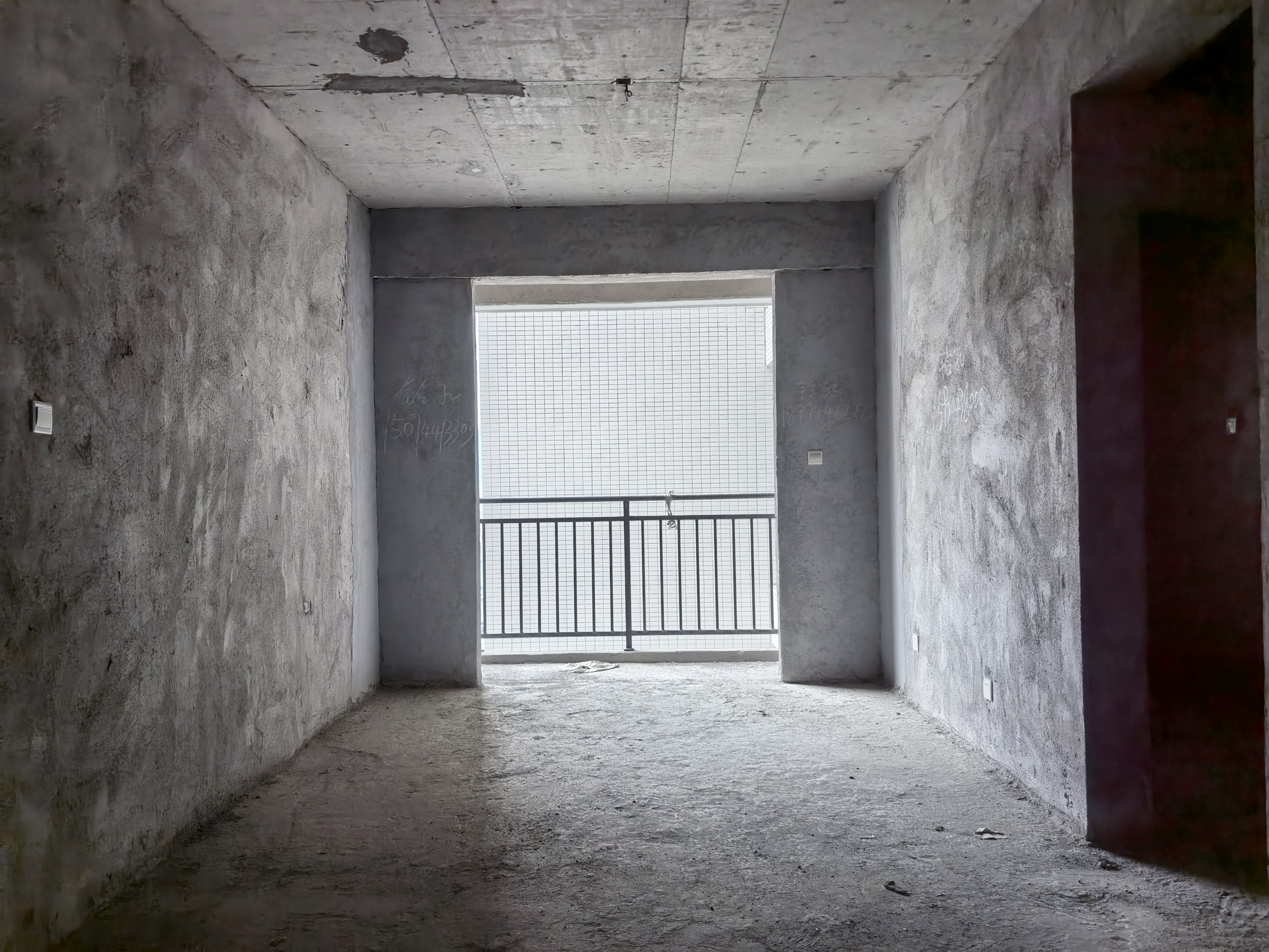 栗源小区  1室1厅1卫    21.5万客厅