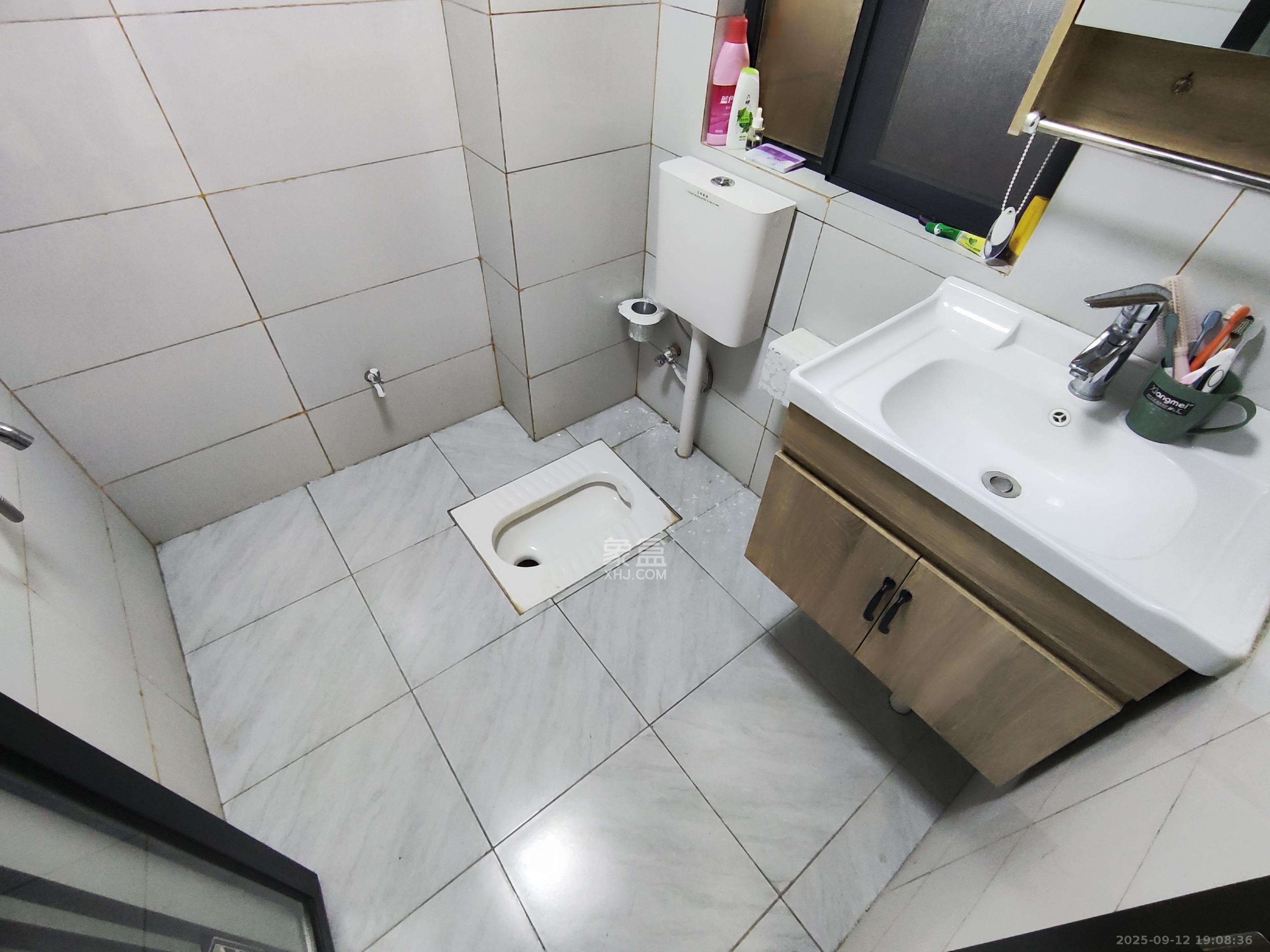 澳海谷山府 4室2厅2卫 2500.0元/月 澳海谷山府 4室2厅2卫 2500.0元/月室内图