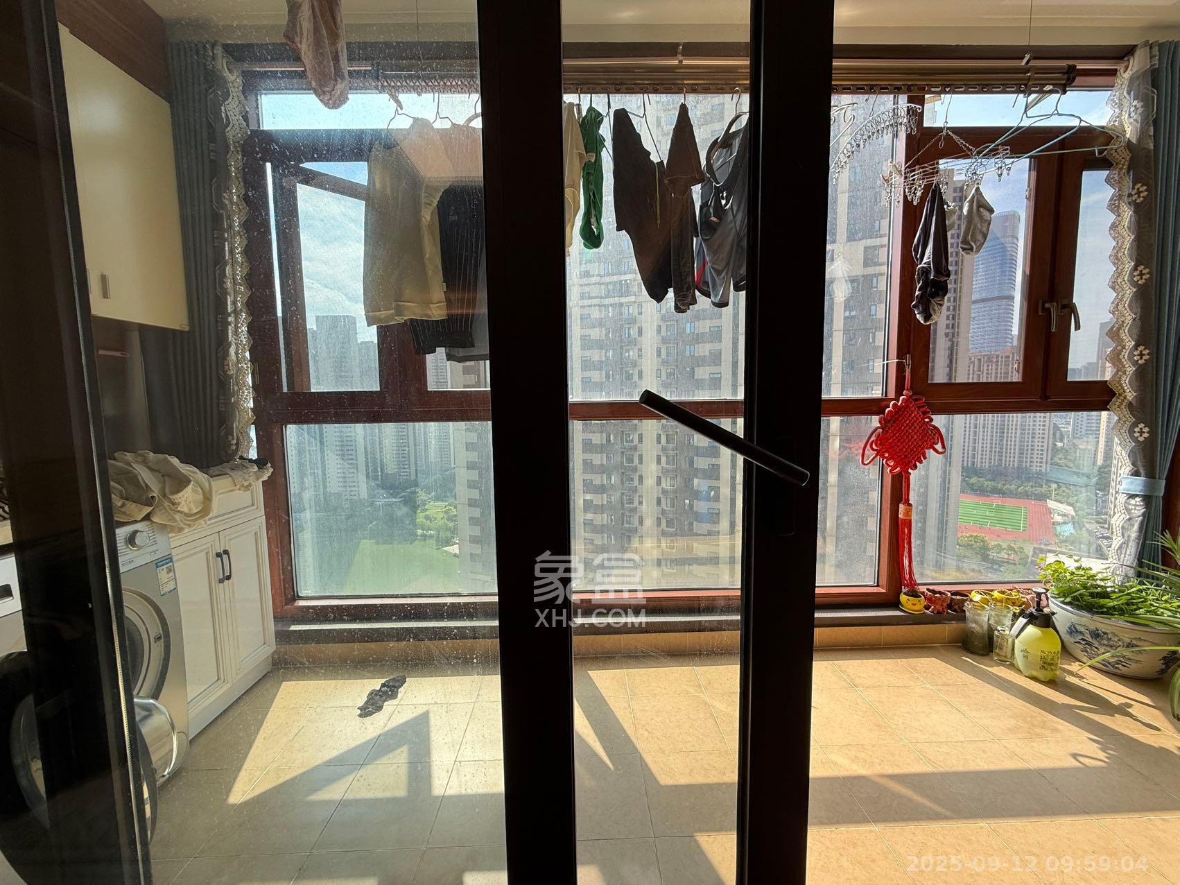 万科里金域国际 4室2厅1卫 5500.0元/月 万科里金域国际 4室2厅1卫 5500.0元/月室内图