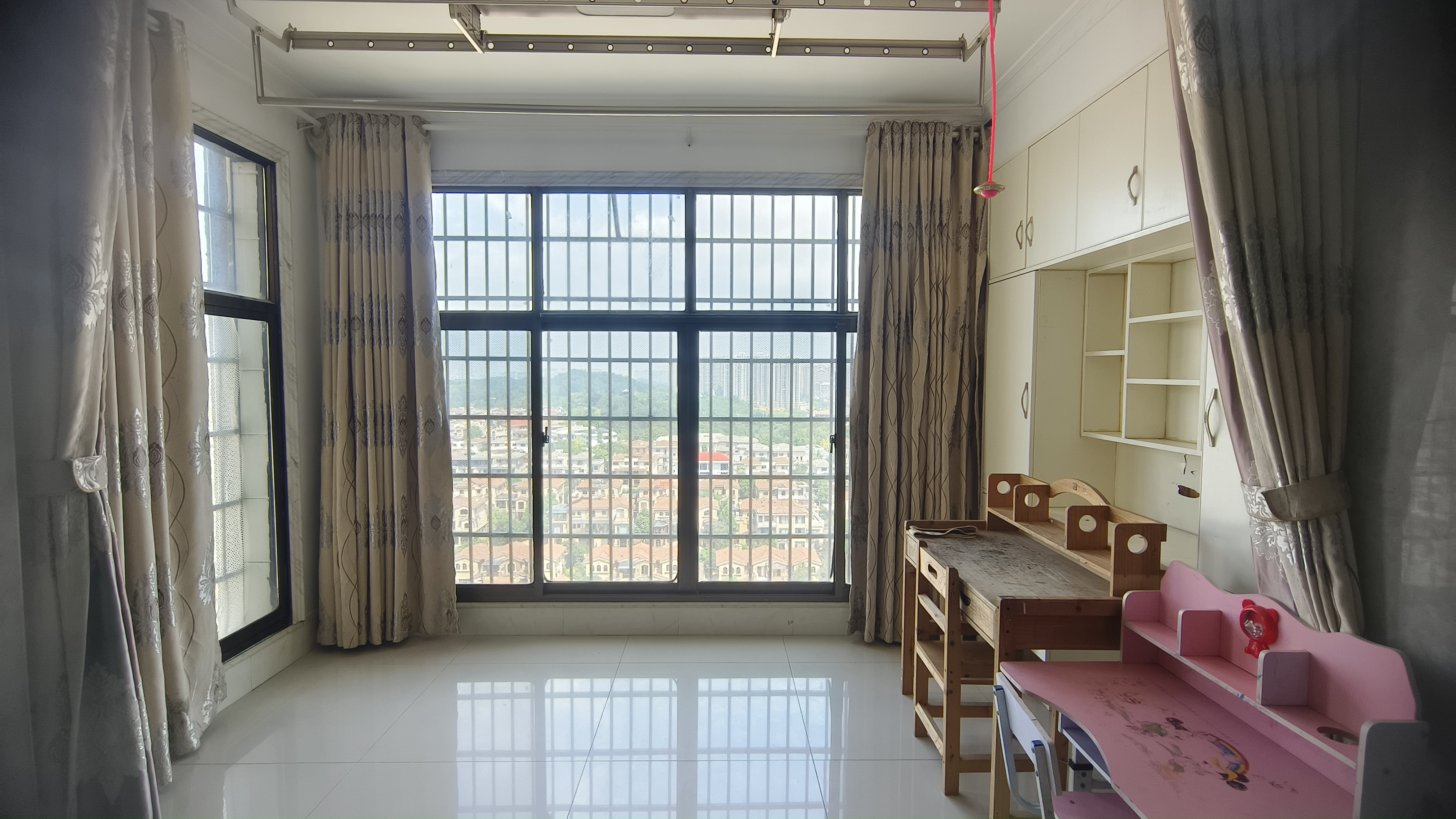 碧桂园 3室2厅2卫 1600.0元/月 碧桂园 3室2厅2卫 1600.0元/月室内图