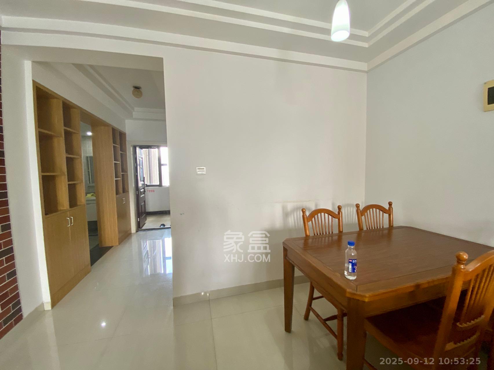 旭辉御府  3室2厅1卫    2200.0元/月室内图