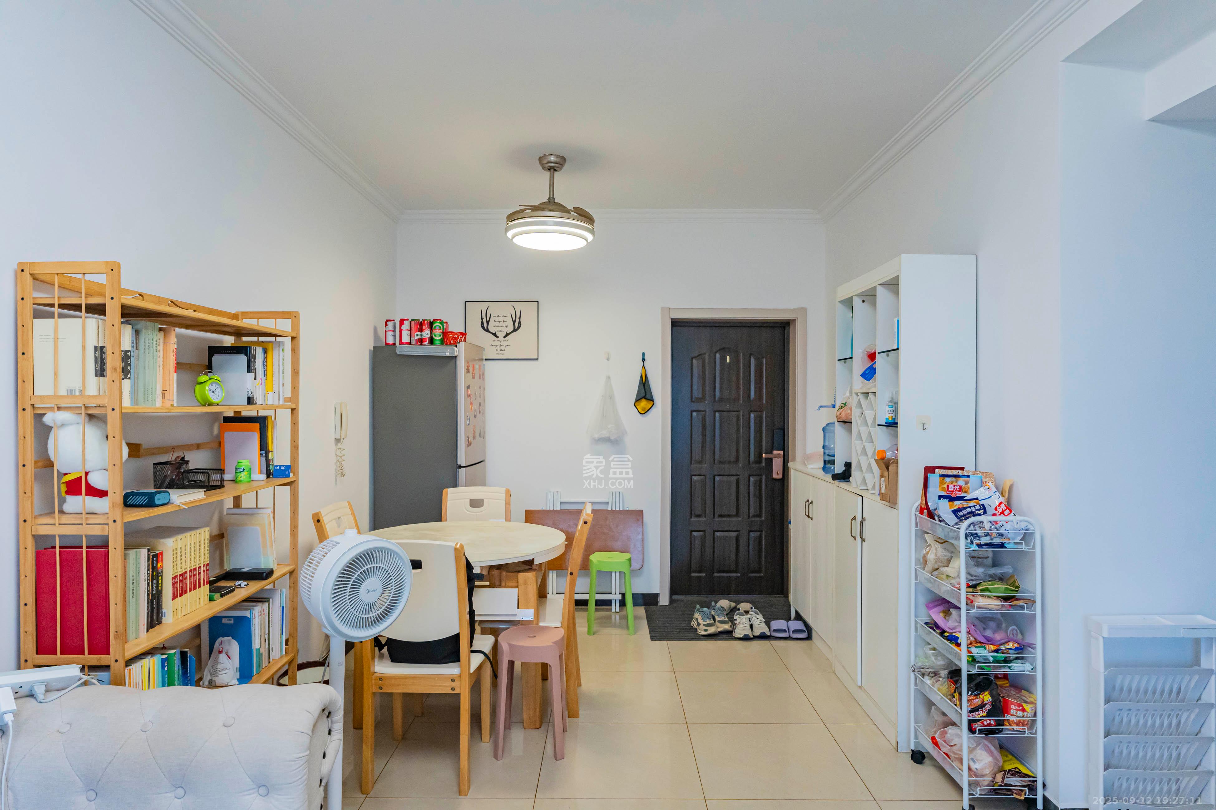 兰亭峰景  2室2厅1卫    66.0万 兰亭峰景  2室2厅1卫    66.0万客厅