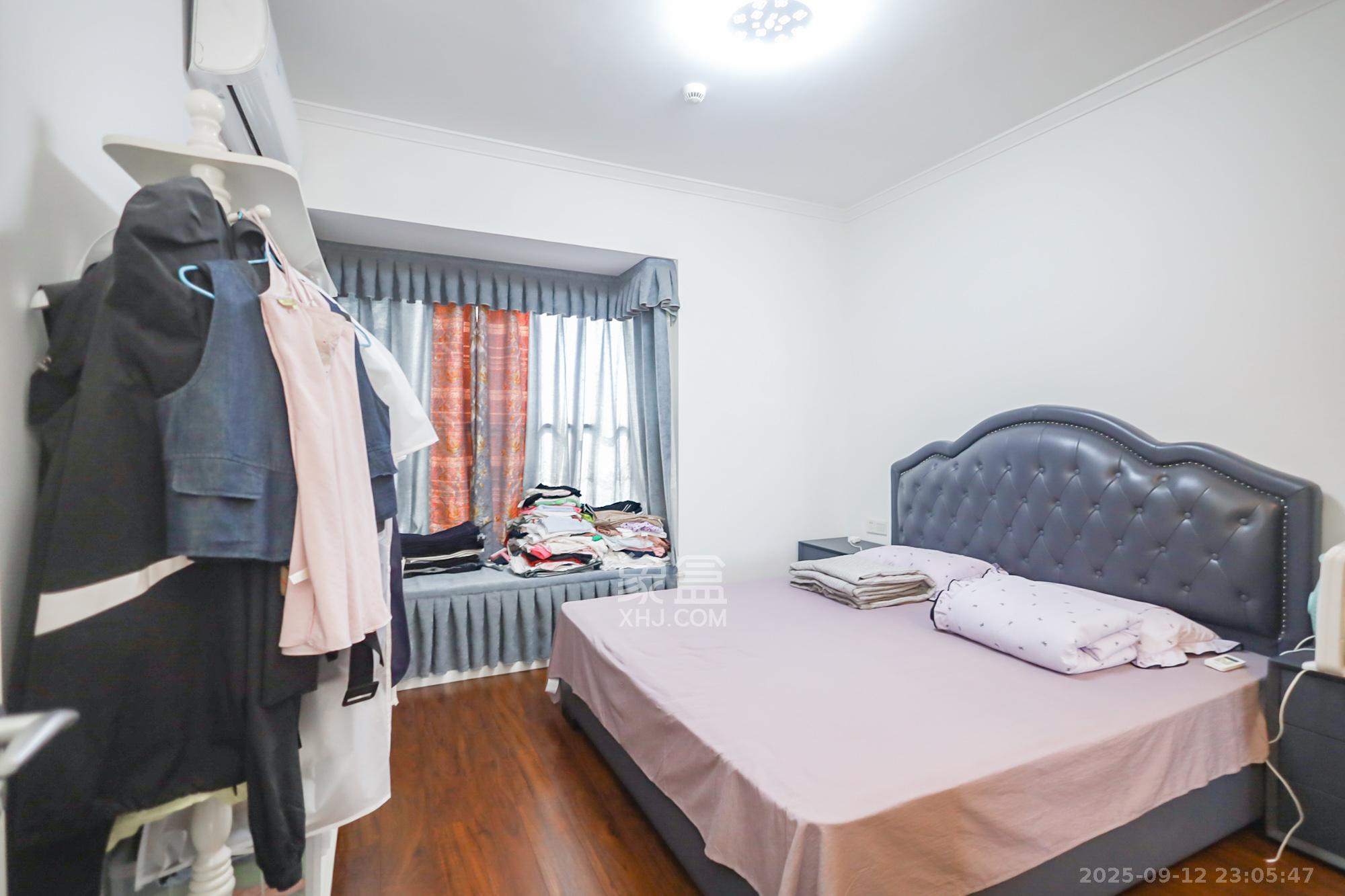 万科里金域国际  4室2厅2卫    260.0万 万科里金域国际  4室2厅2卫    260.0万卧室