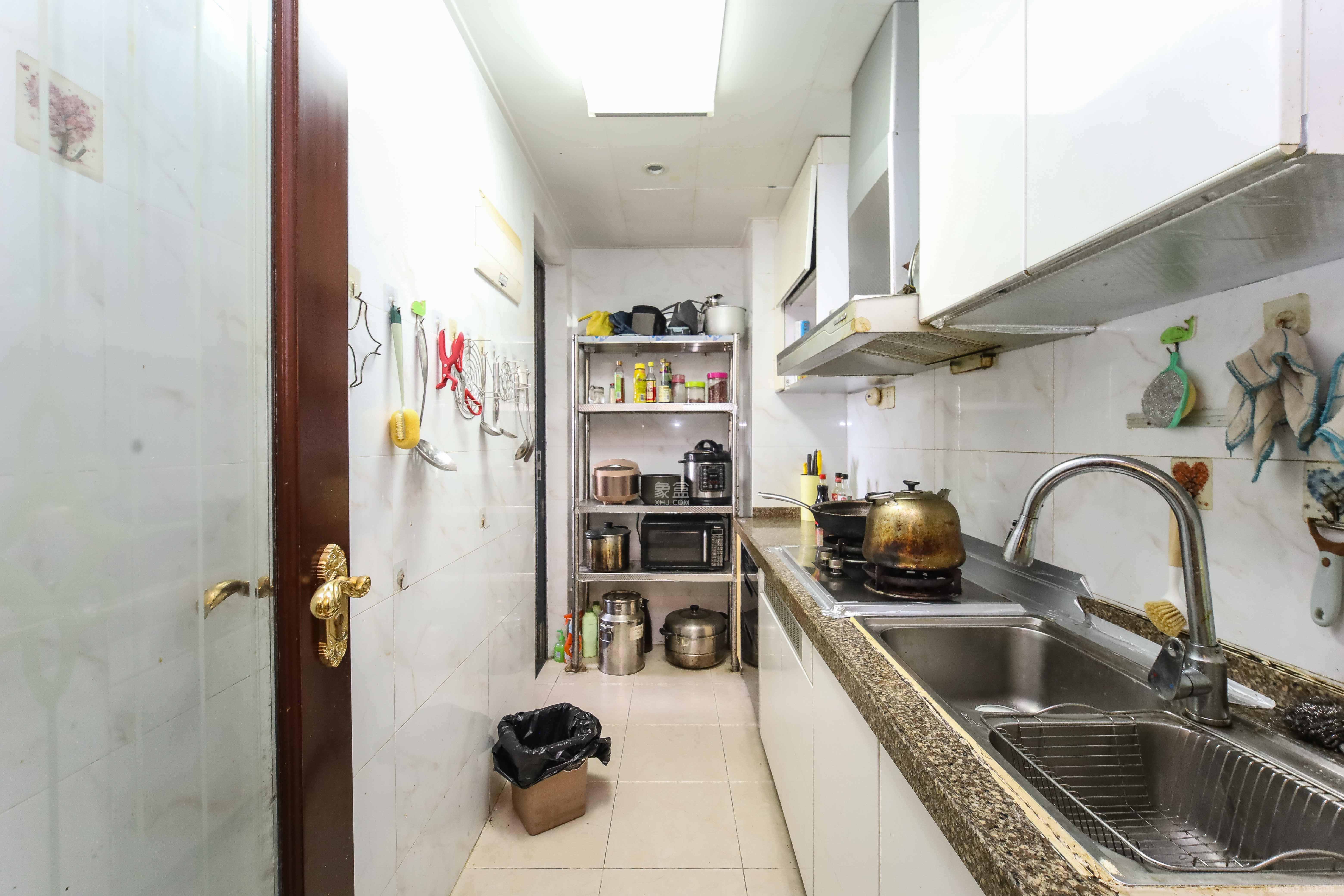 恒大江湾 3室1厅1卫 94.8万 恒大江湾 3室1厅1卫 94.8万厨房