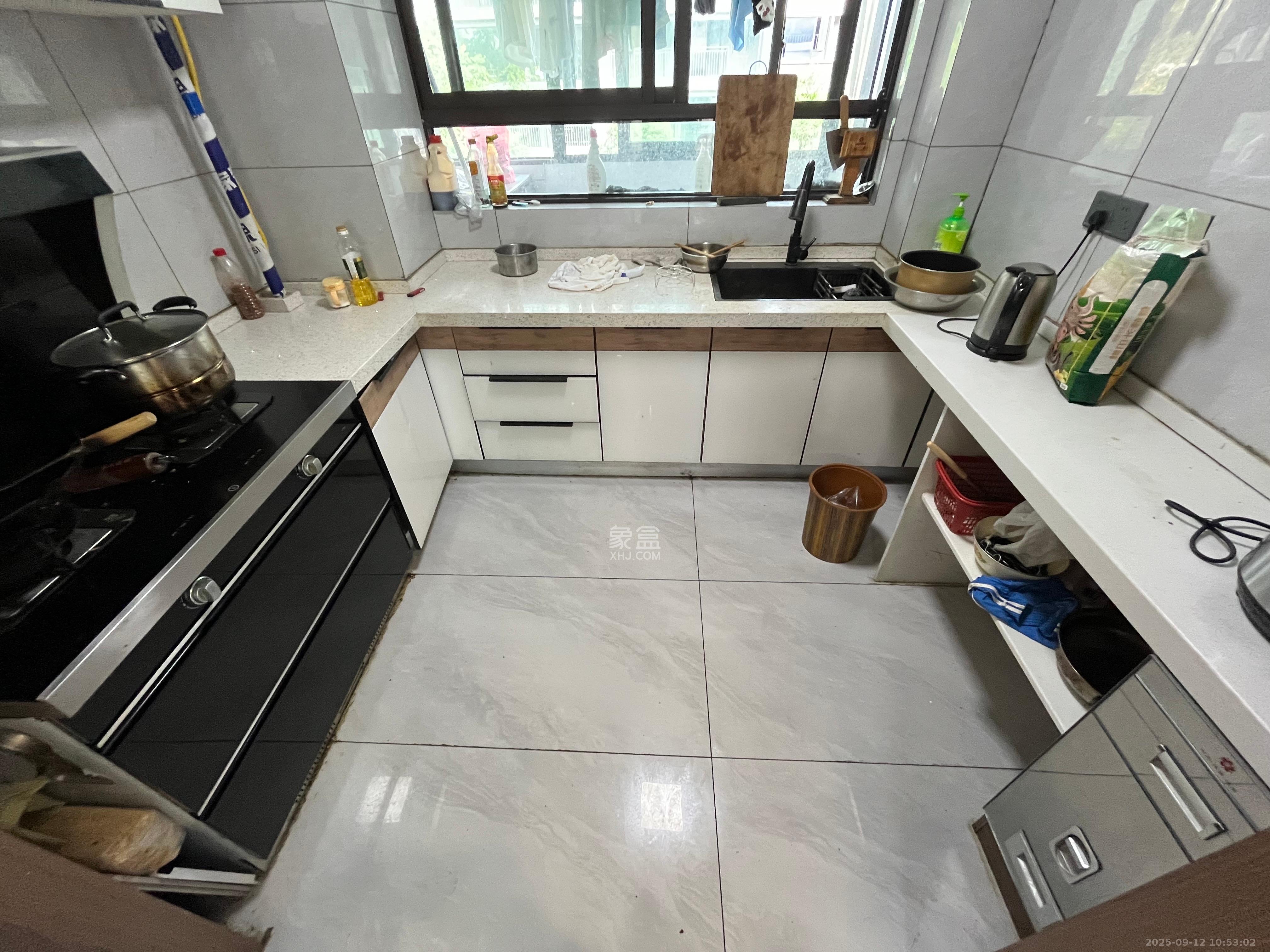 金辉优步花园 4室2厅2卫 1300.0元/月 金辉优步花园 4室2厅2卫 1300.0元/月室内图