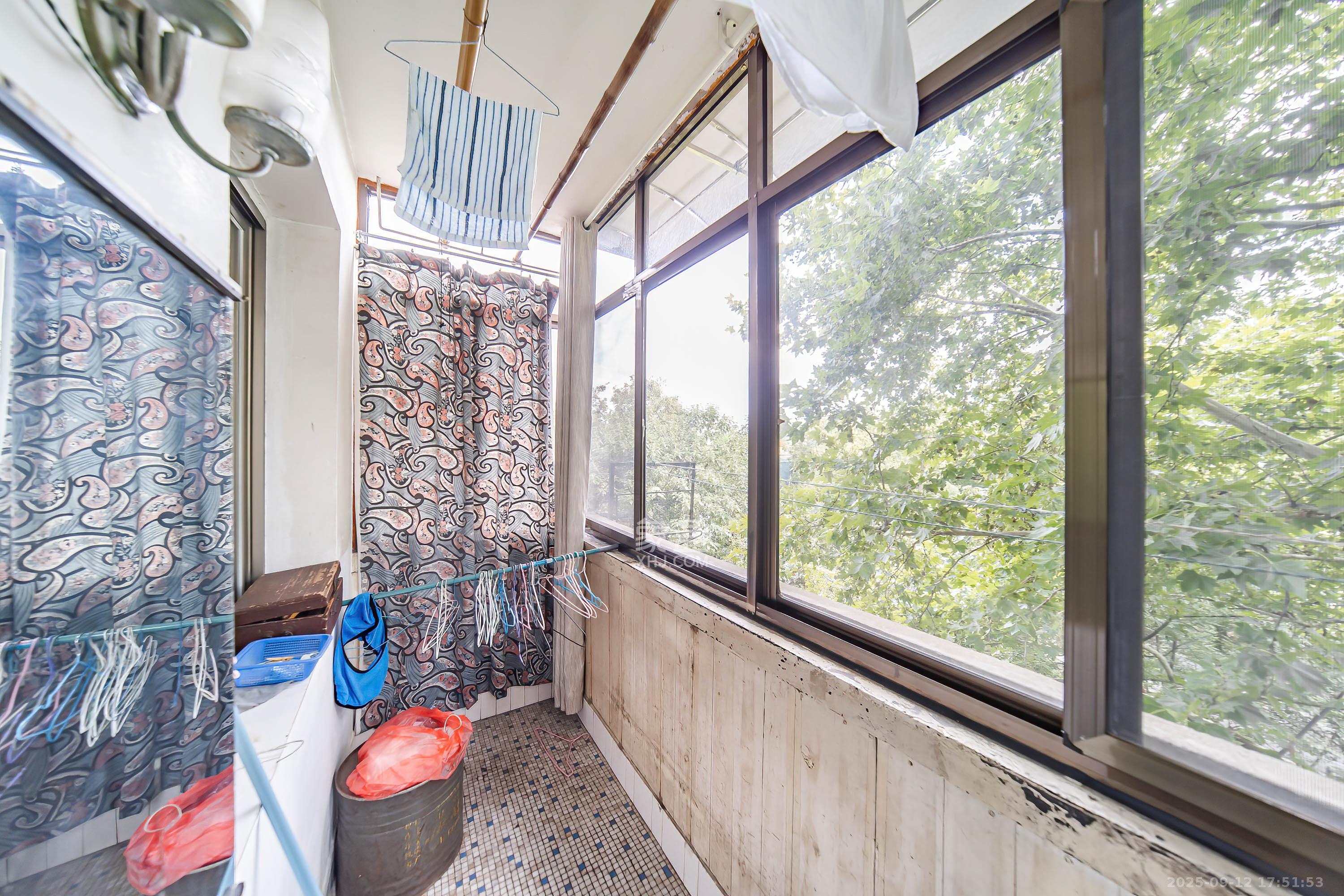 湖南大学红叶楼 3室1厅1卫 77.0万 湖南大学红叶楼 3室1厅1卫 77.0万阳台