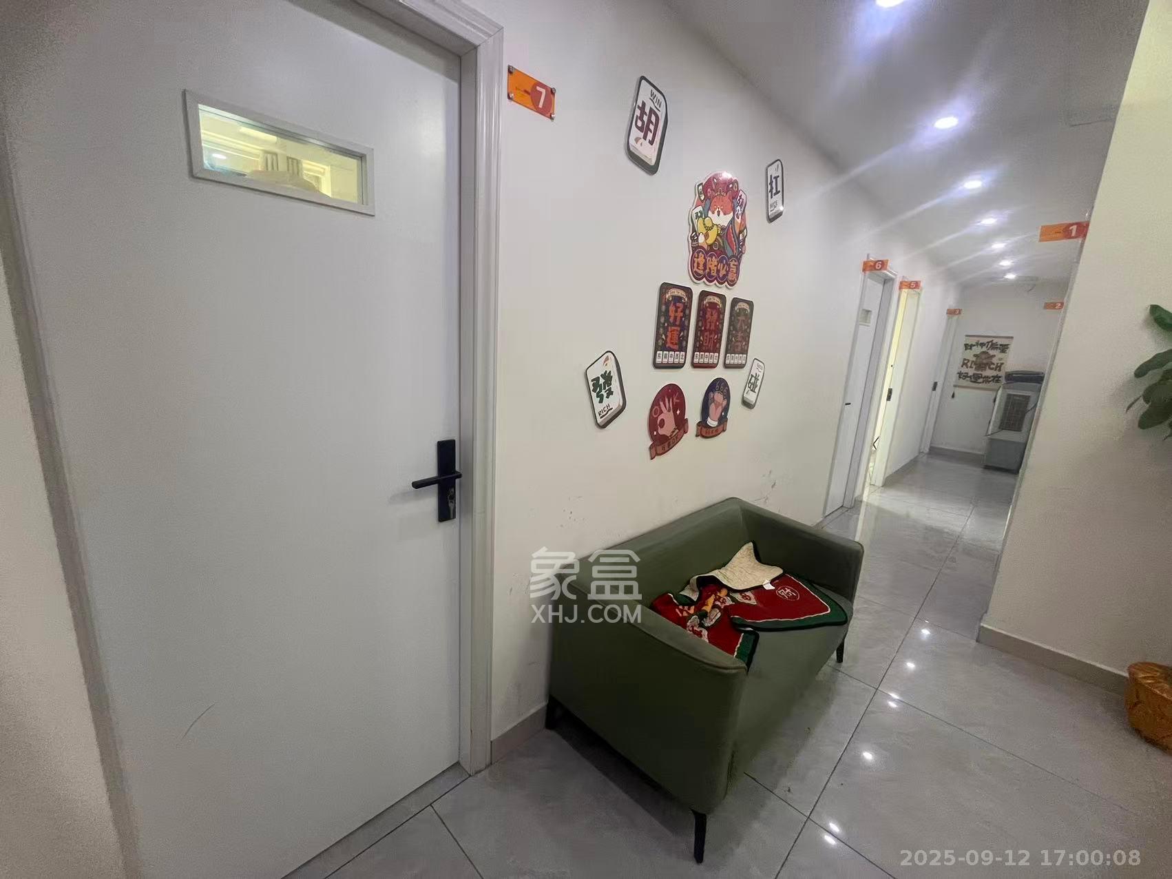 万坤图财富广场  1室1厅1卫    8500.0元/月室内图