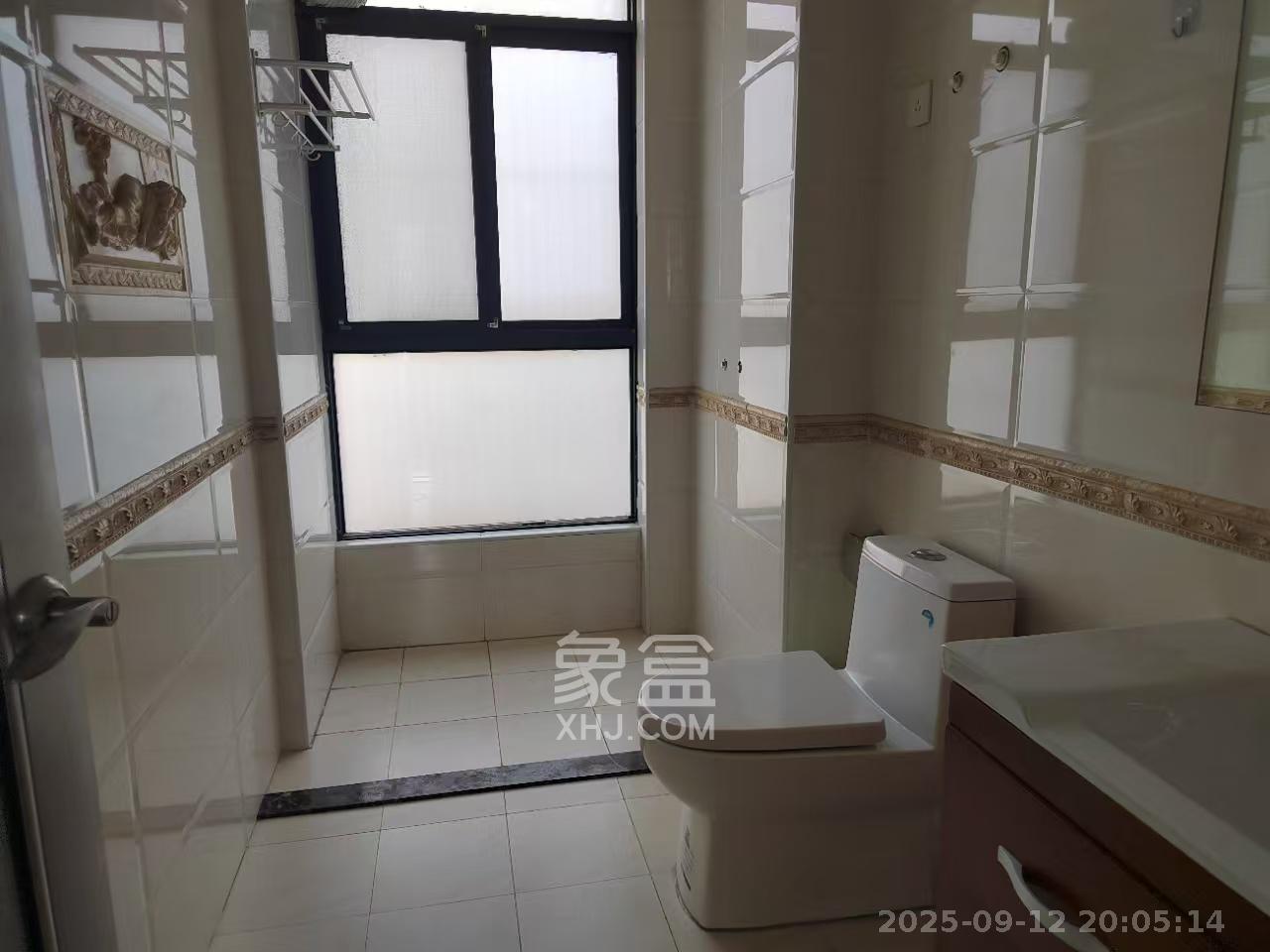 鑫远熙山 4室2厅2卫 2900.0元/月 鑫远熙山 4室2厅2卫 2900.0元/月室内图