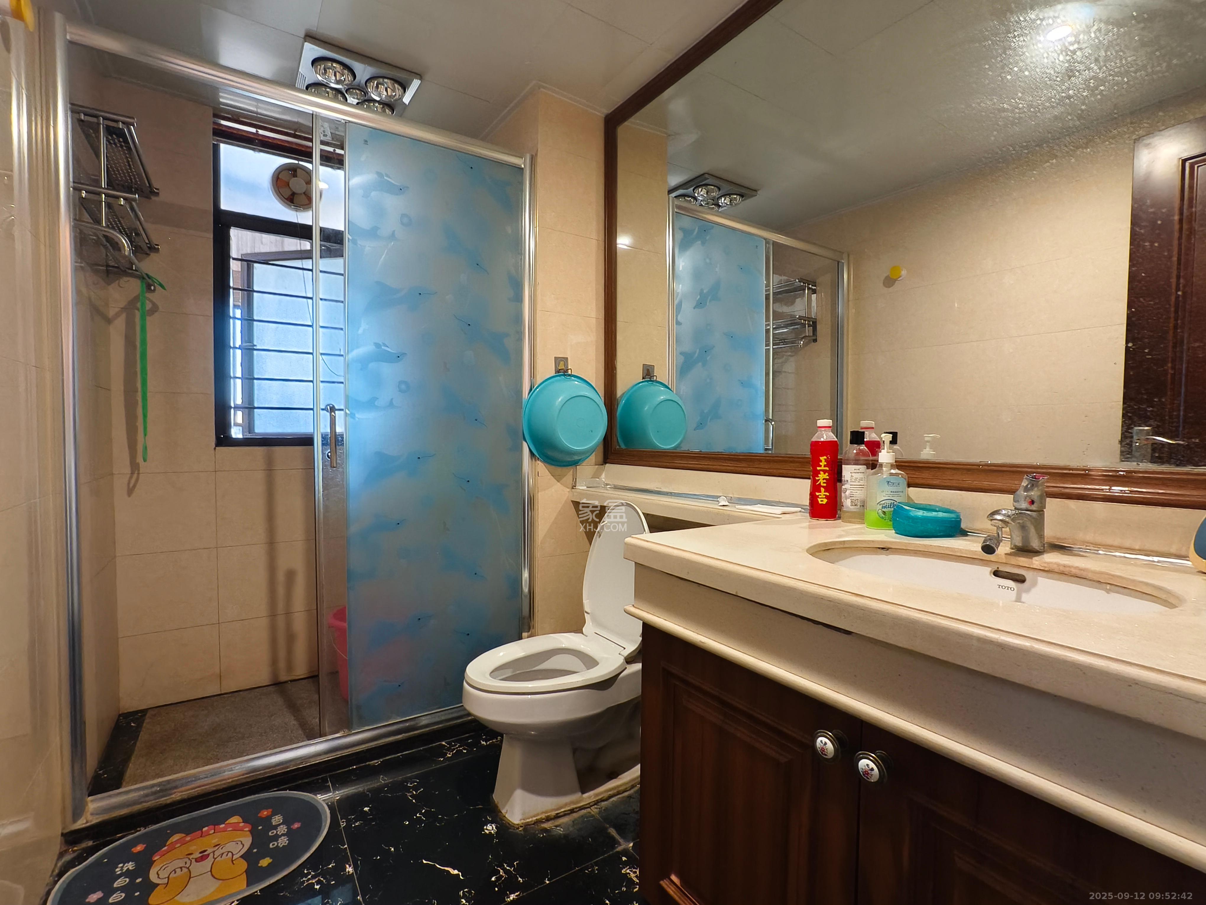 中海国际三期 1室2厅2卫 2100.0元/月 中海国际三期 1室2厅2卫 2100.0元/月室内图