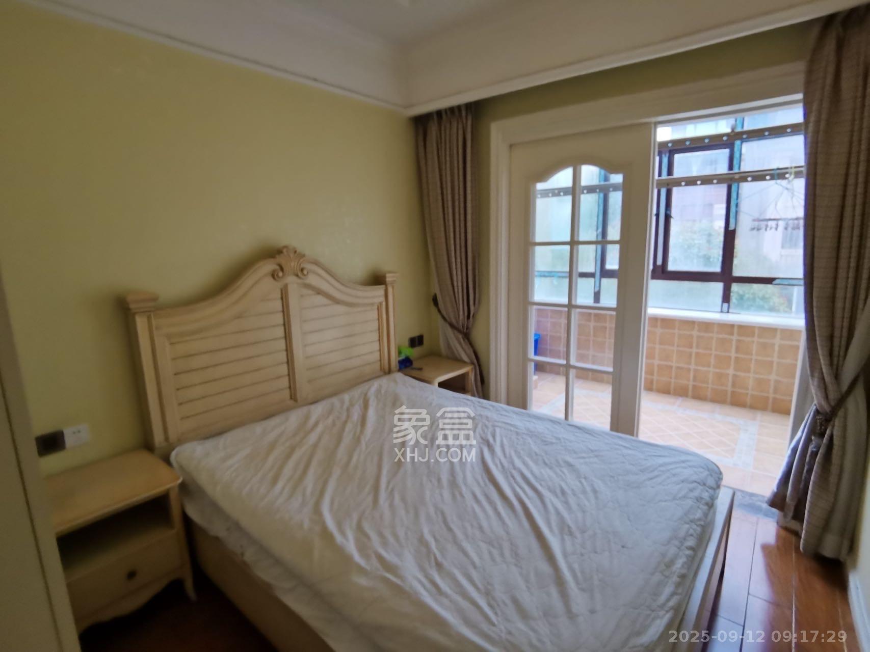 欧莱雅郡  4室2厅2卫    3400.0元/月室内图