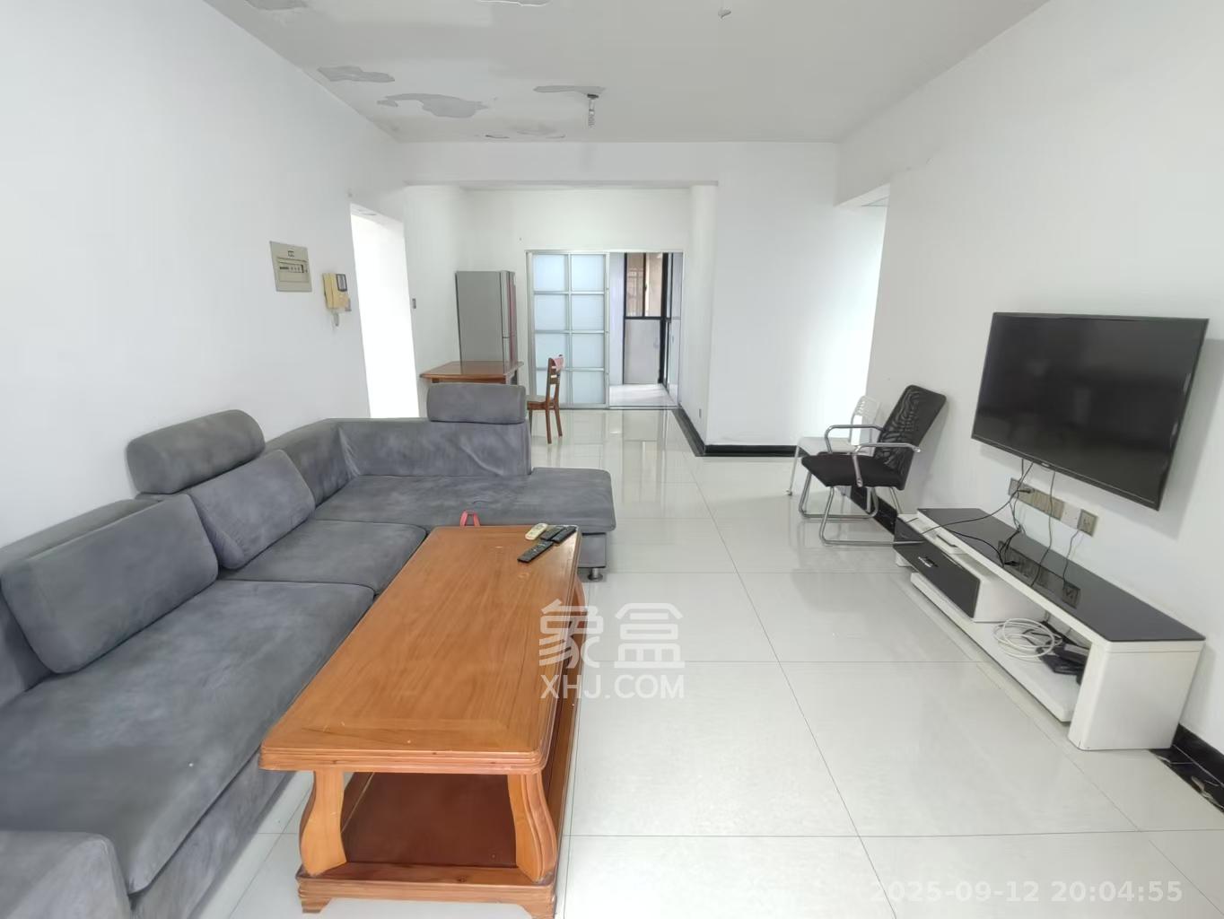 钱隆樽品(一、二、三期)  3室2厅2卫    1900.0元/月室内图