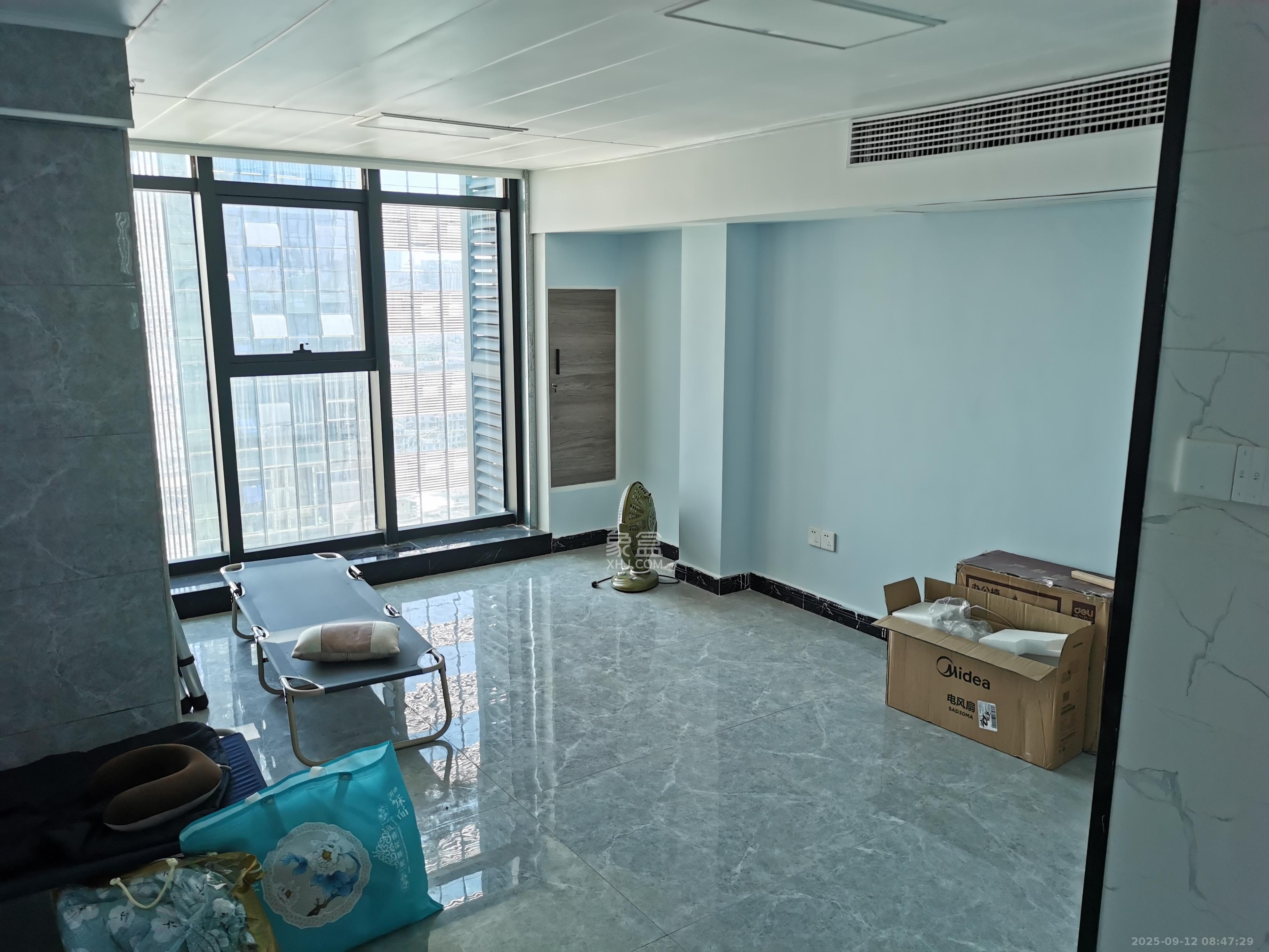 东盈商业广场(华泉城市广场)  1室0厅0卫    3800.0元/月 东盈商业广场(华泉城市广场)  1室0厅0卫    3800.0元/月室内图