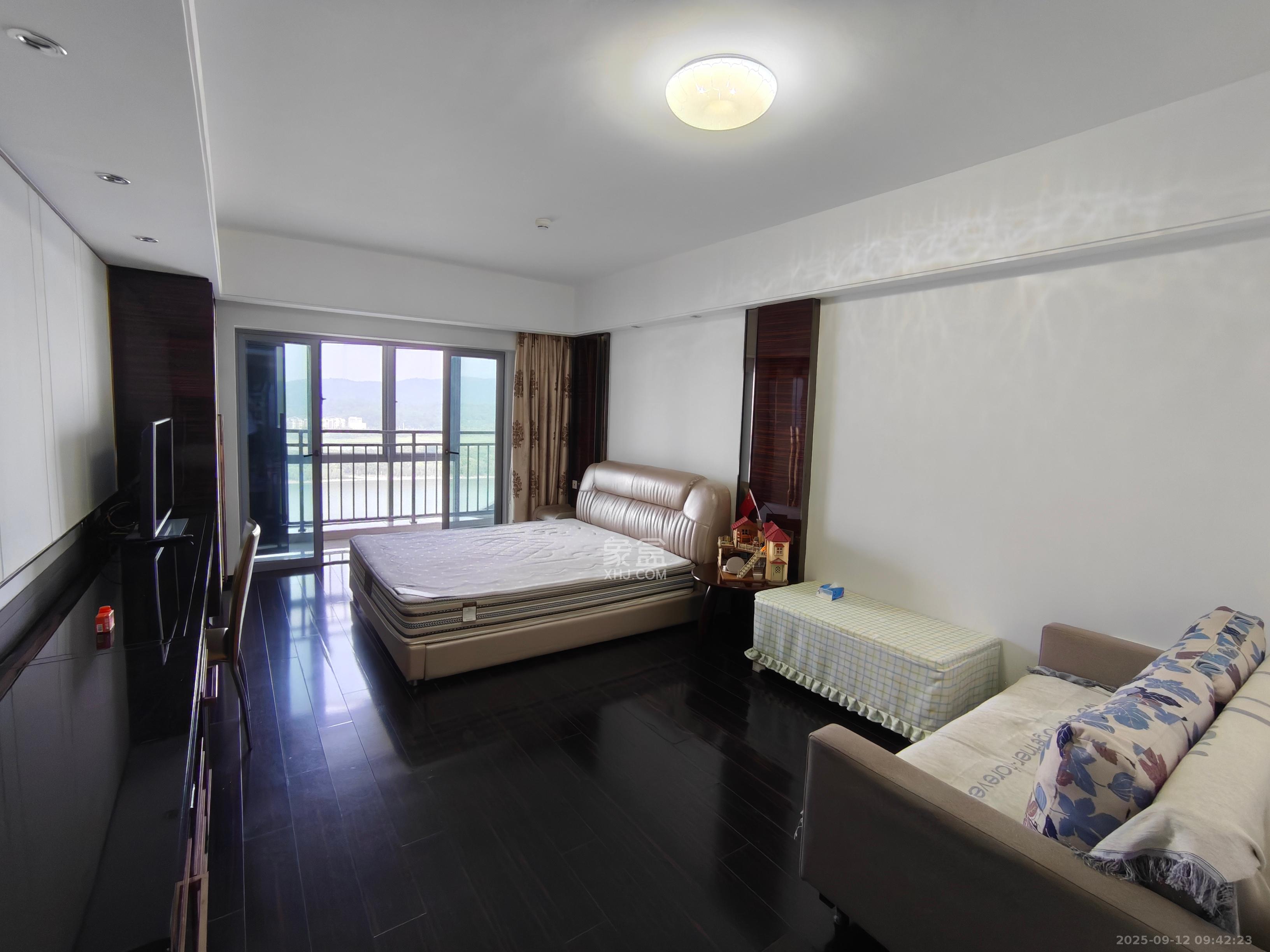 保利国际广场 1室1厅1卫 2200.0元/月 保利国际广场 1室1厅1卫 2200.0元/月室内图