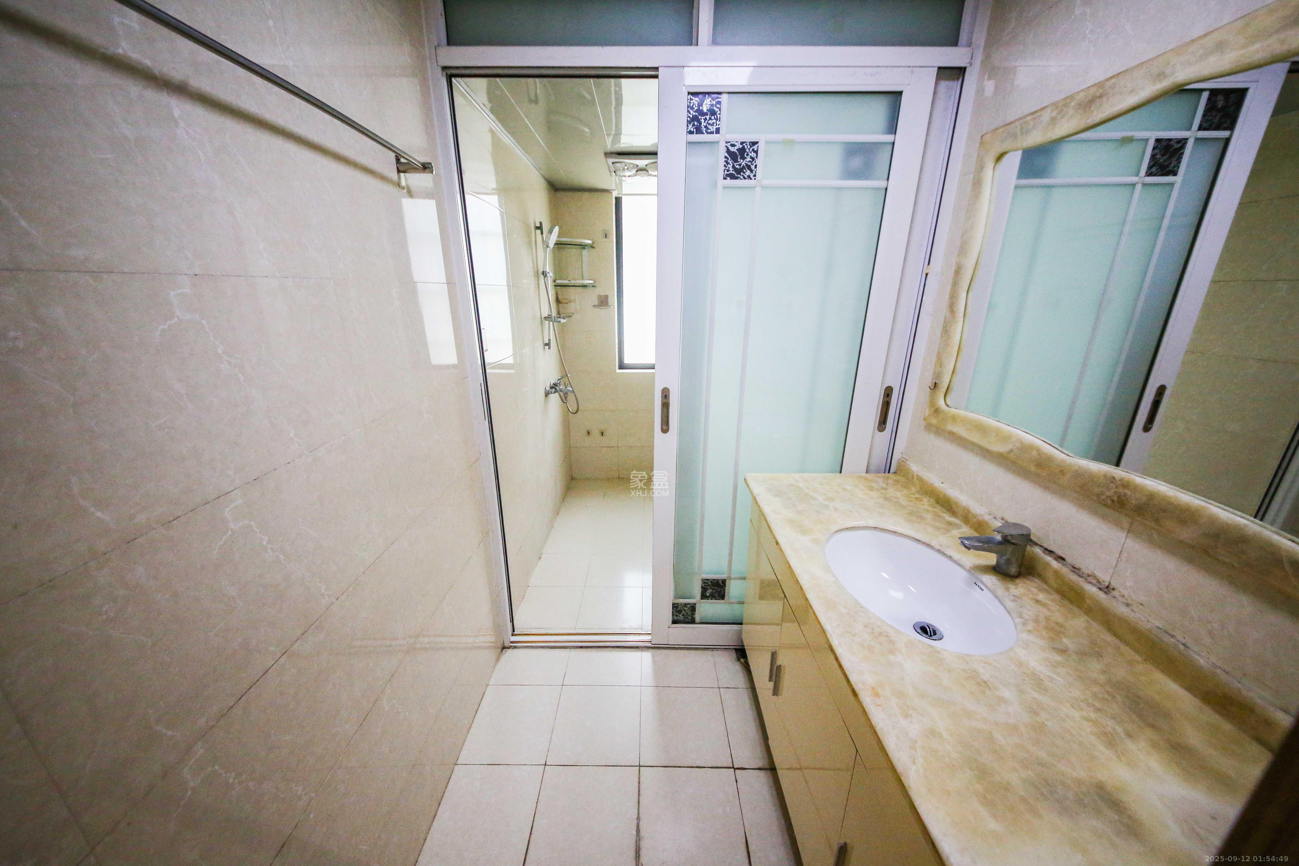 满庭芳小区  3室2厅2卫    107.0万 满庭芳小区  3室2厅2卫    107.0万卫生间