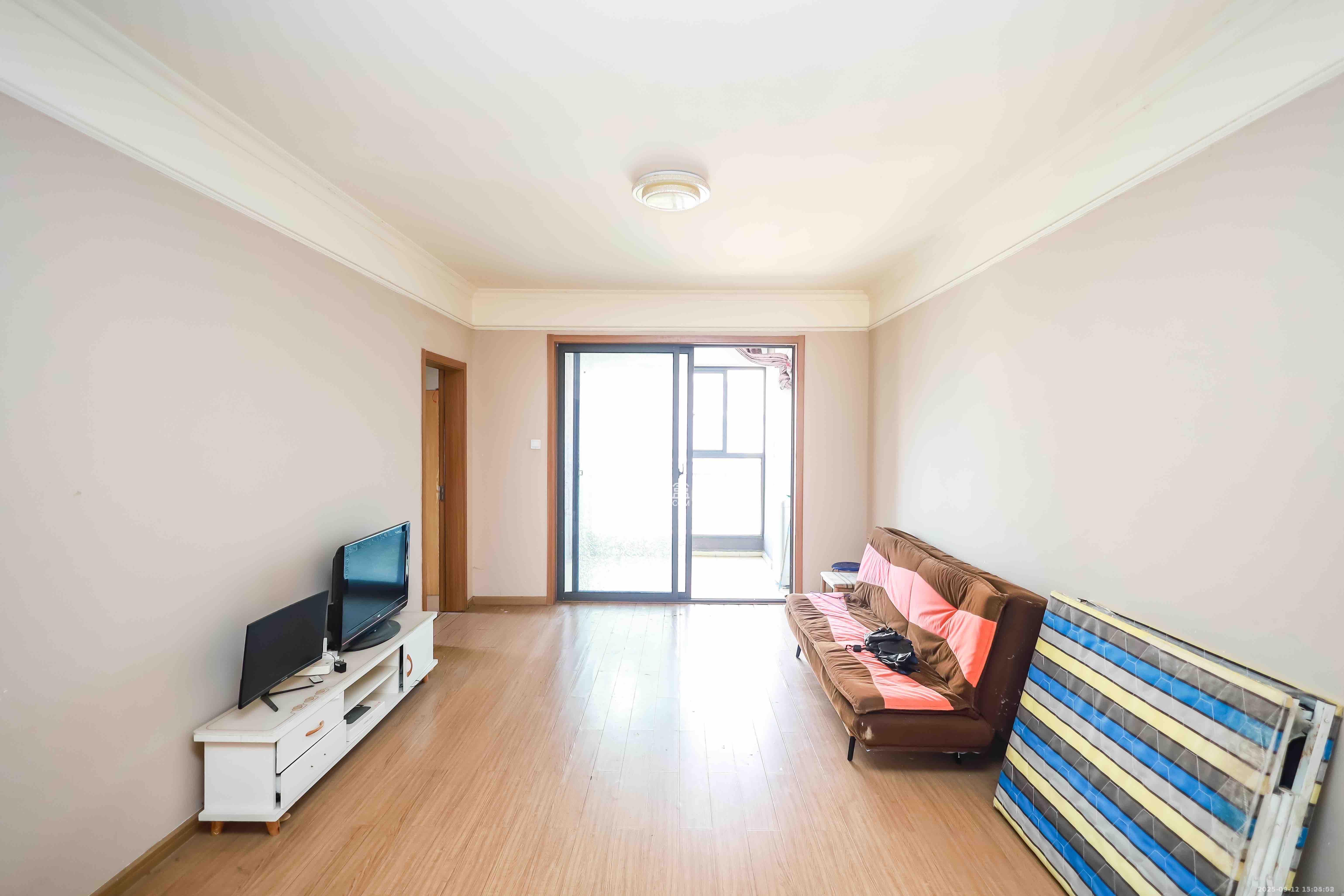 麓谷小镇 3室2厅1卫 2200.0元/月 麓谷小镇 3室2厅1卫 2200.0元/月室内图