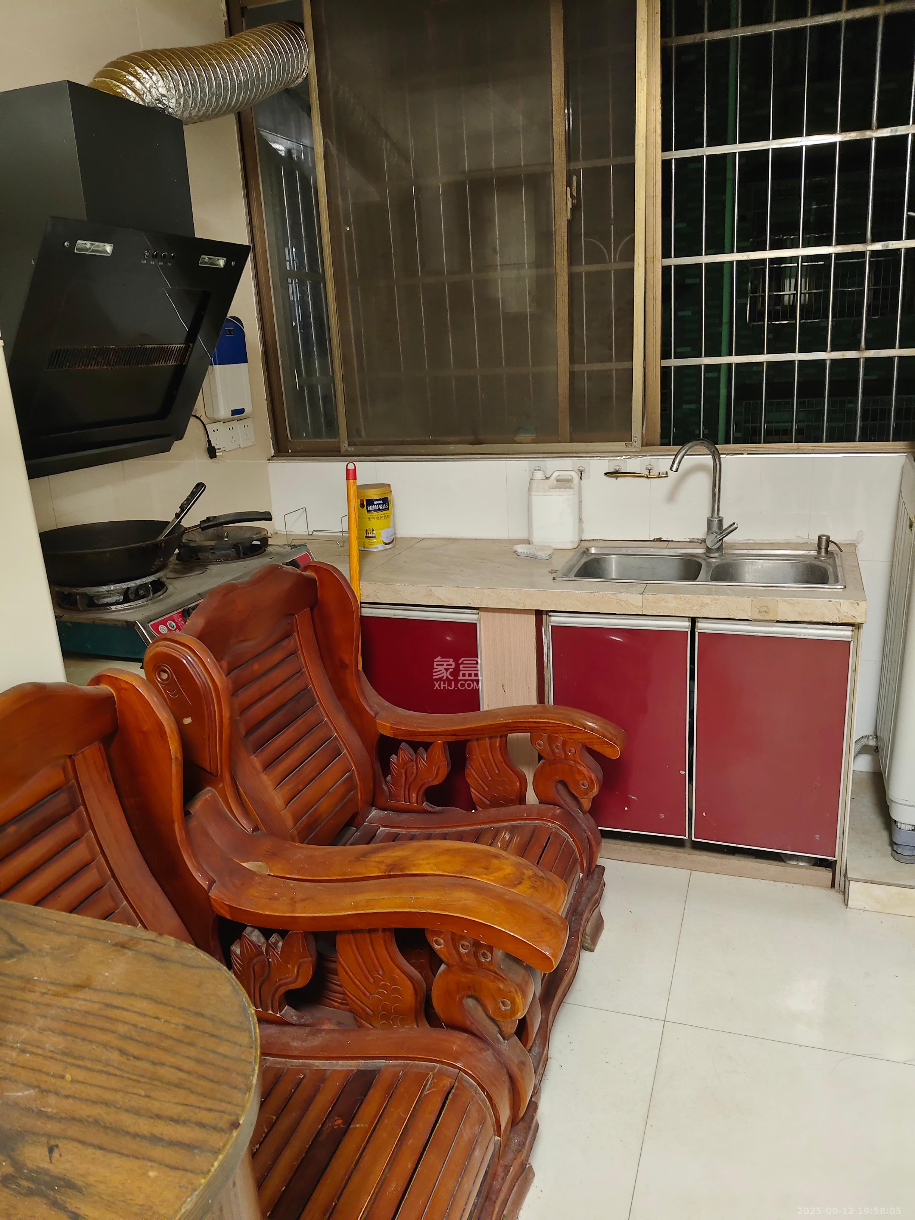 岳鞍阁小区 1室0厅0卫 1200.0元/月 岳鞍阁小区 1室0厅0卫 1200.0元/月室内图