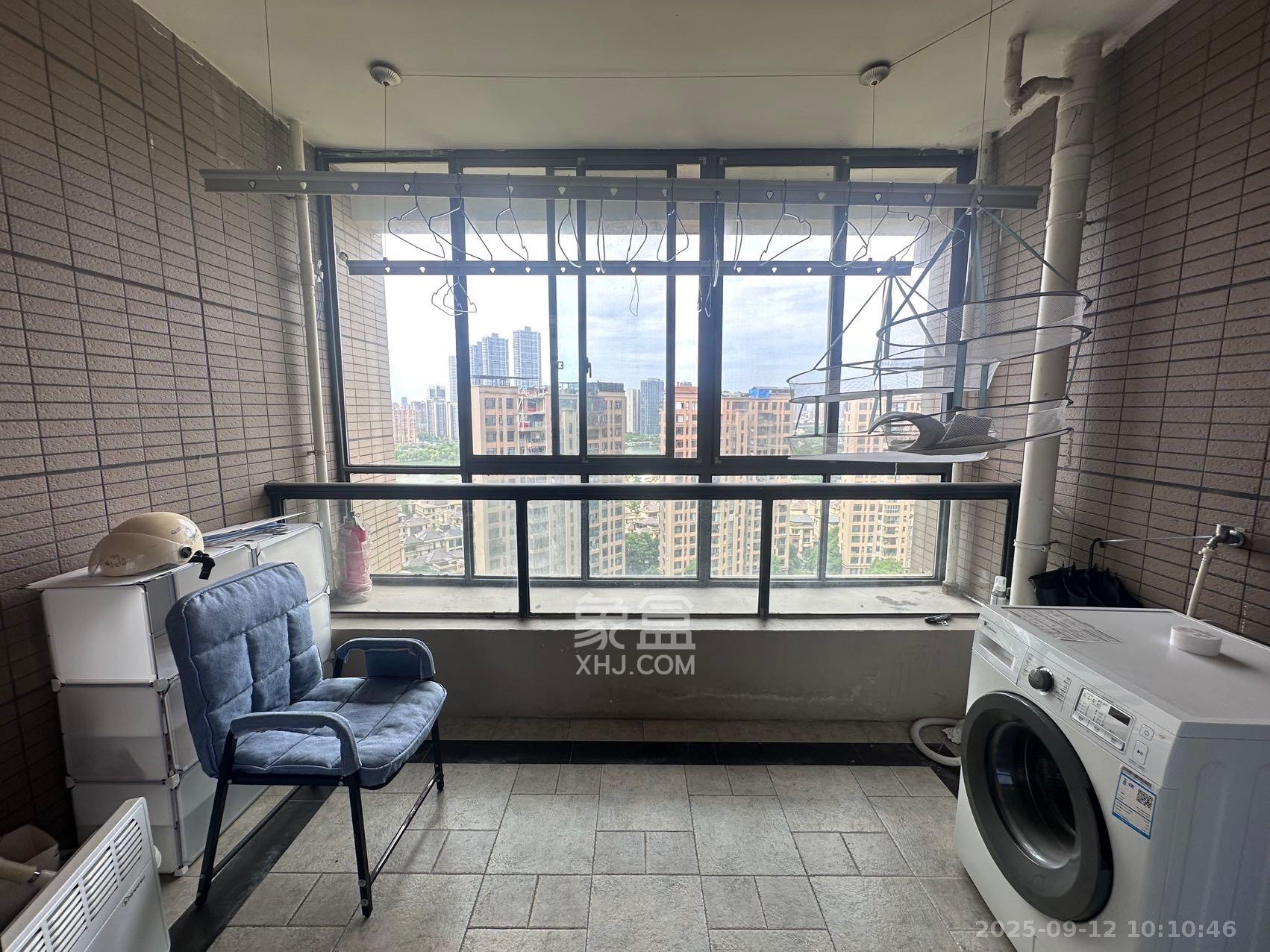 藏珑湖上国际花园 3室2厅2卫 3500.0元/月 藏珑湖上国际花园 3室2厅2卫 3500.0元/月室内图