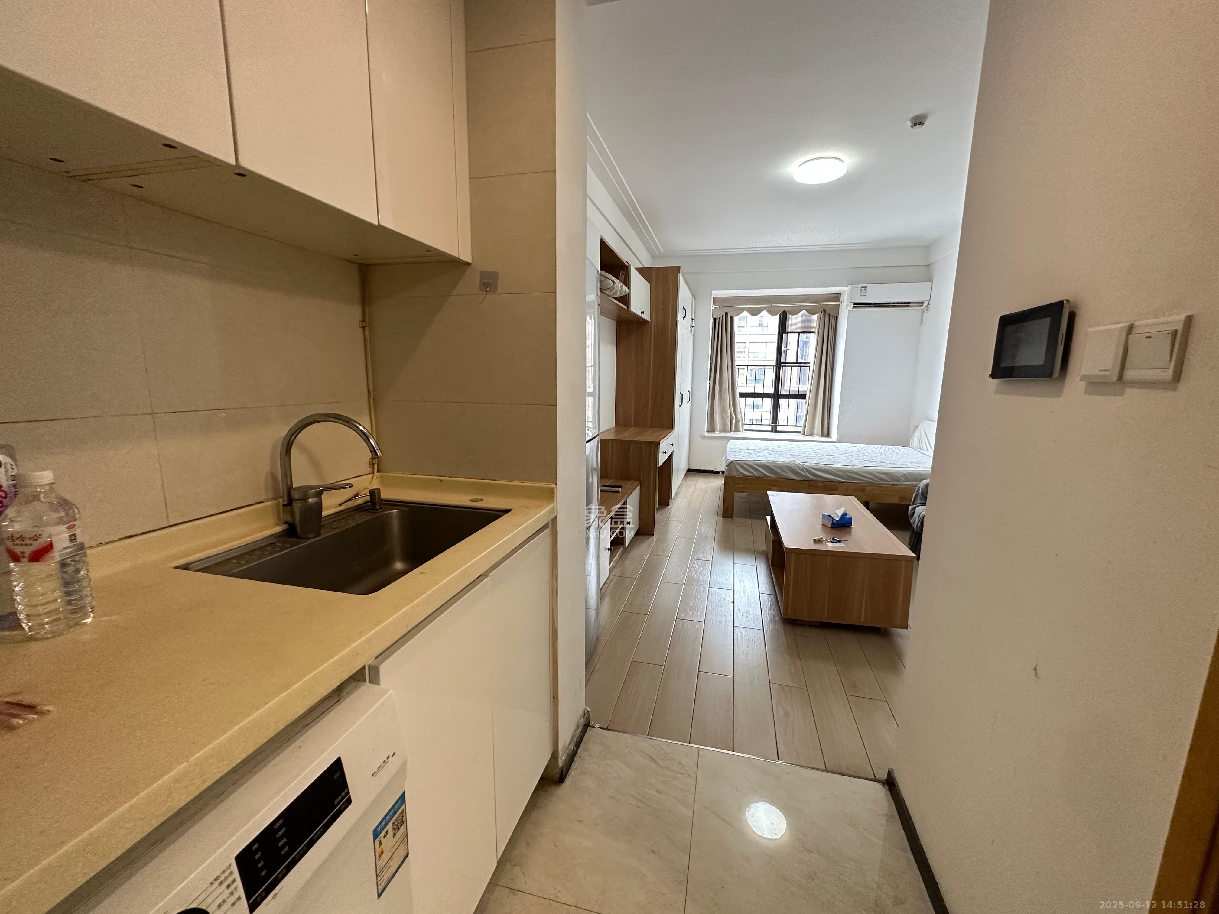 中海国际二期 1室1厅1卫 1300.0元/月 中海国际二期 1室1厅1卫 1300.0元/月室内图