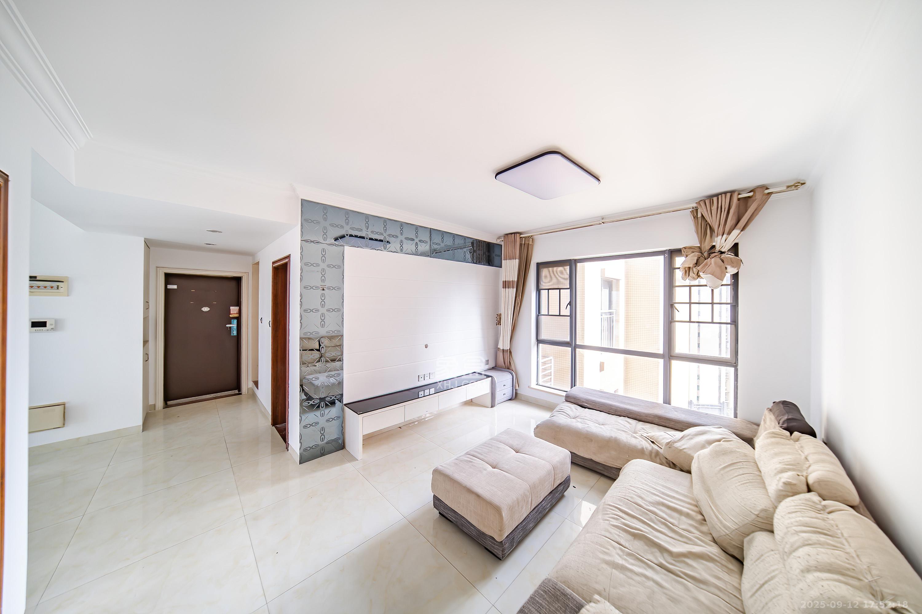 兰亭湾畔  3室2厅1卫    88.0万 兰亭湾畔  3室2厅1卫    88.0万客厅