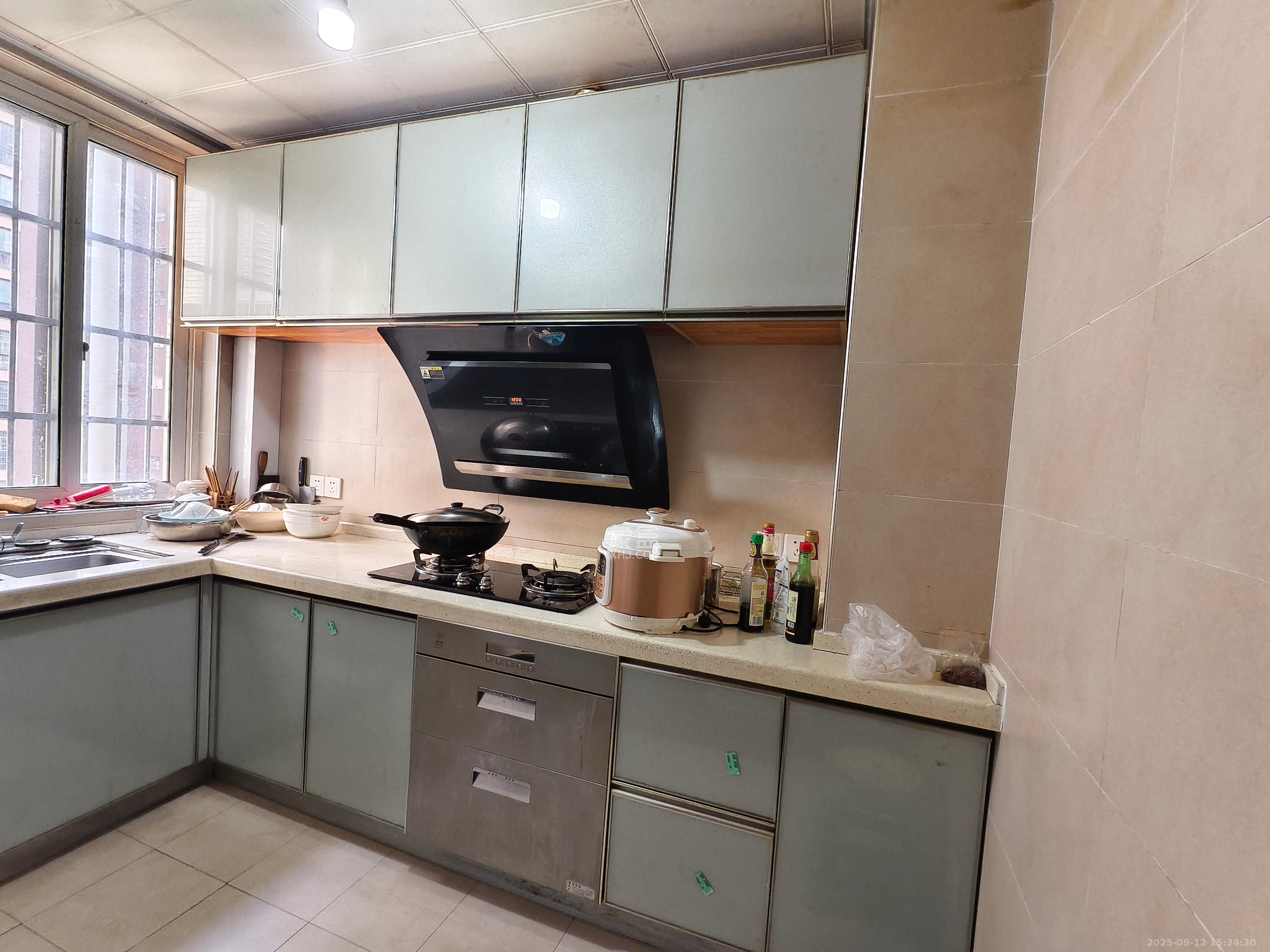 楚天世纪城东苑 3室2厅2卫 1900.0元/月 楚天世纪城东苑 3室2厅2卫 1900.0元/月室内图