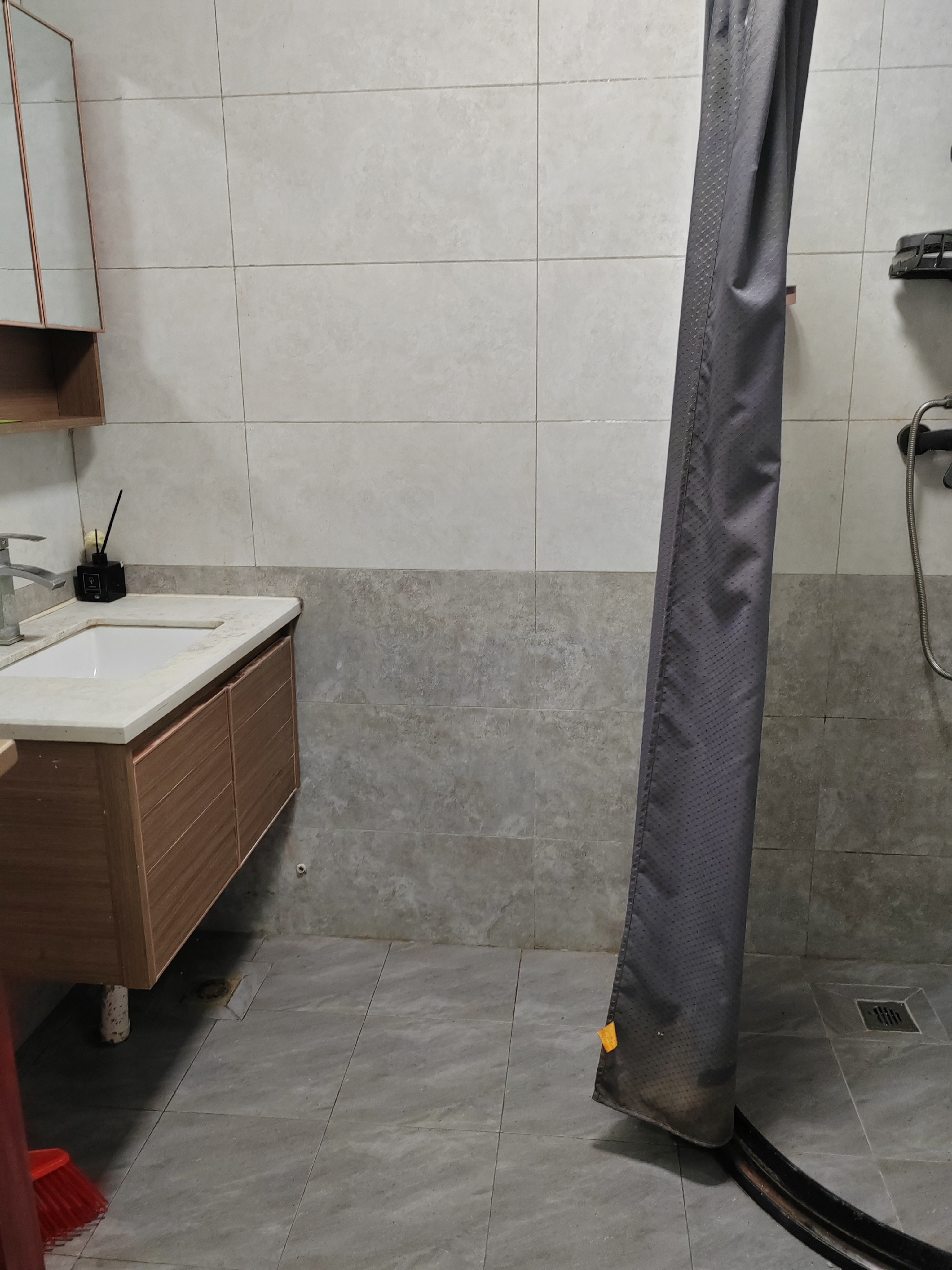 蓝海瑞园 1室1厅1卫 2100.0元/月 蓝海瑞园 1室1厅1卫 2100.0元/月室内图