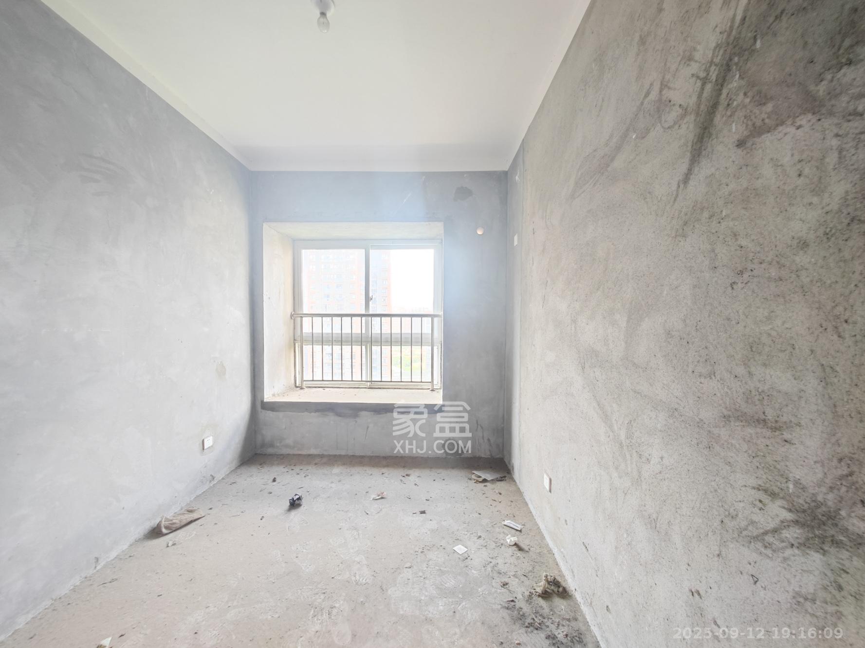 湘府十城（汇财御景湾新寓,汇财国际）  5室1厅2卫    102.0万卧室