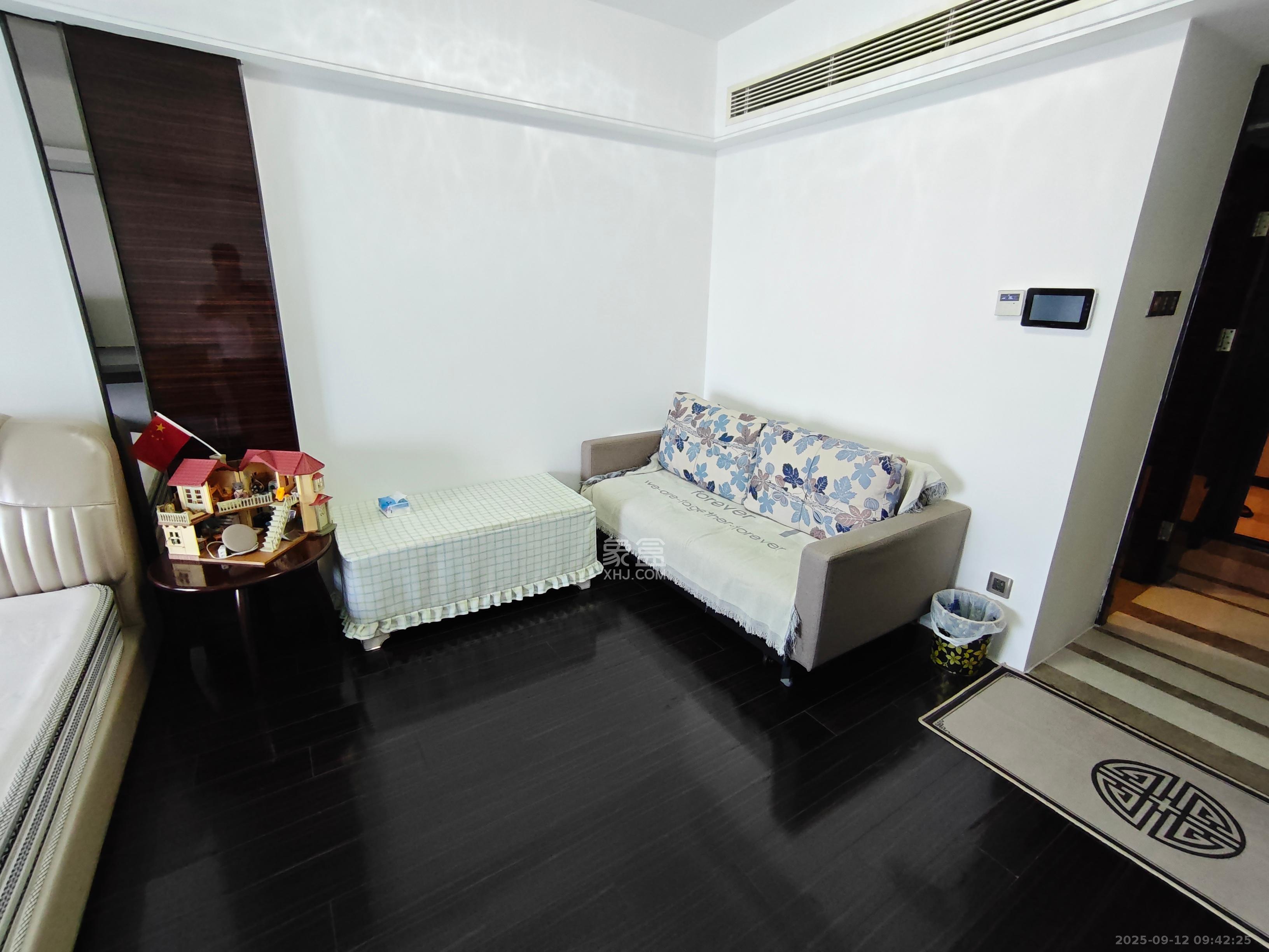 保利国际广场 1室1厅1卫 2200.0元/月 保利国际广场 1室1厅1卫 2200.0元/月室内图