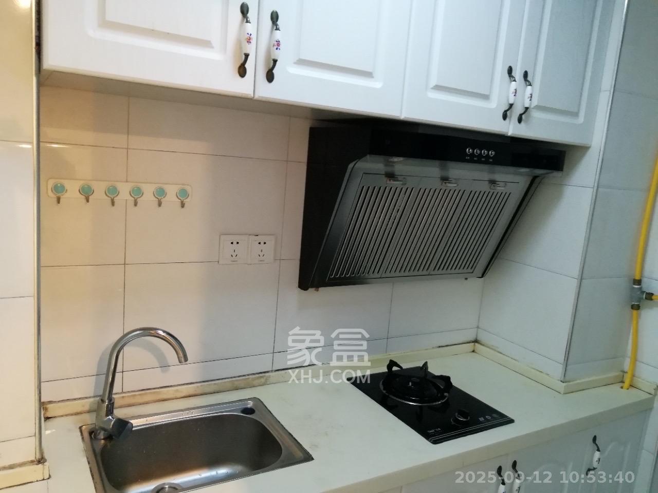 中建芙蓉工社 1室1厅1卫 1700.00元/月 中建芙蓉工社 1室1厅1卫 1700.00元/月室内图