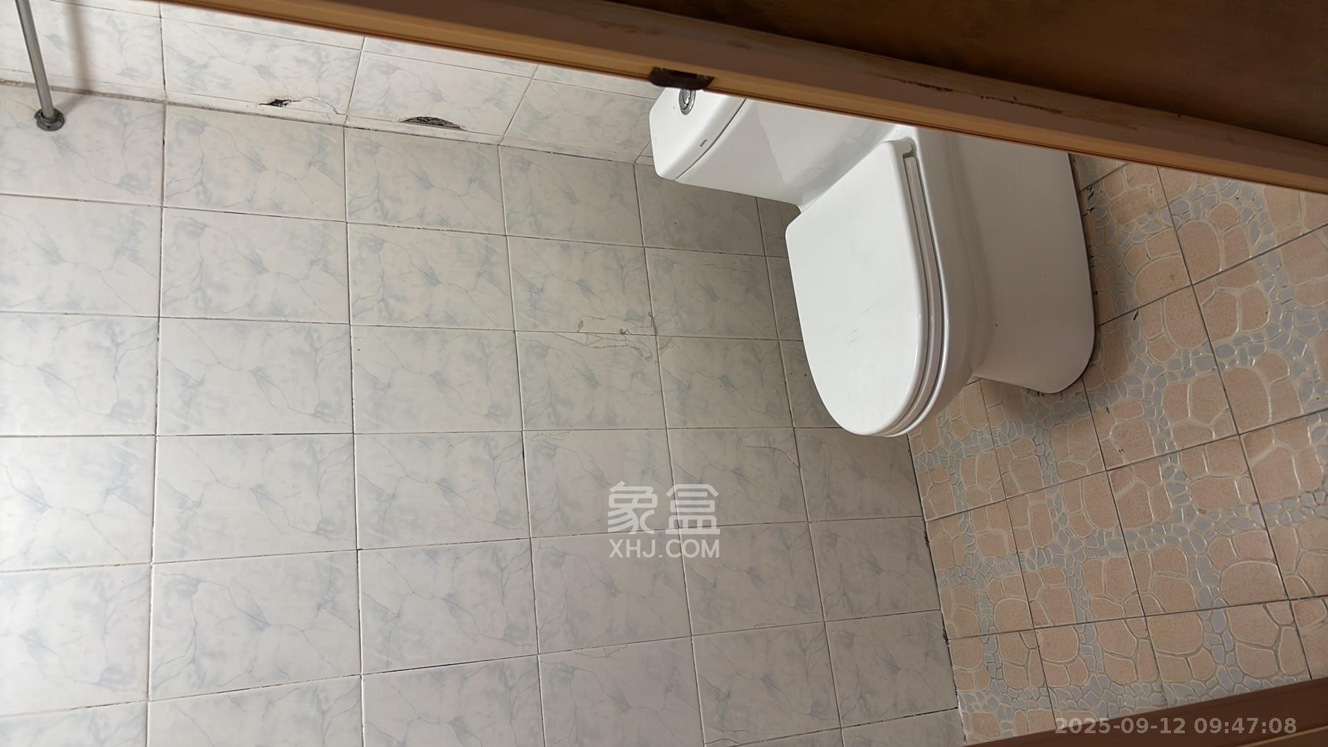 城南花苑 2室2厅2卫 2200.0元/月 城南花苑 2室2厅2卫 2200.0元/月室内图