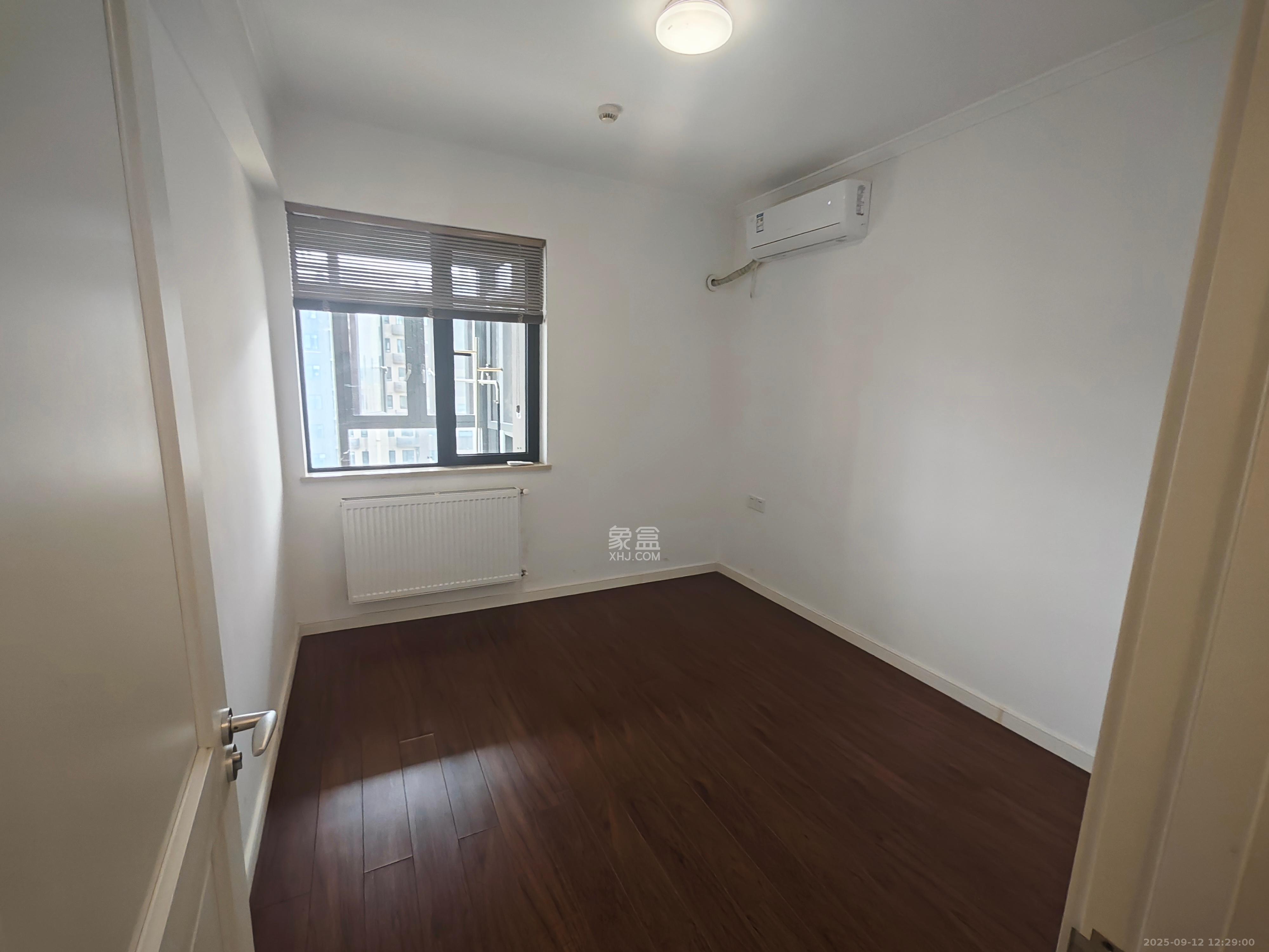 万科里金域国际  4室2厅2卫    5330.0元/月室内图