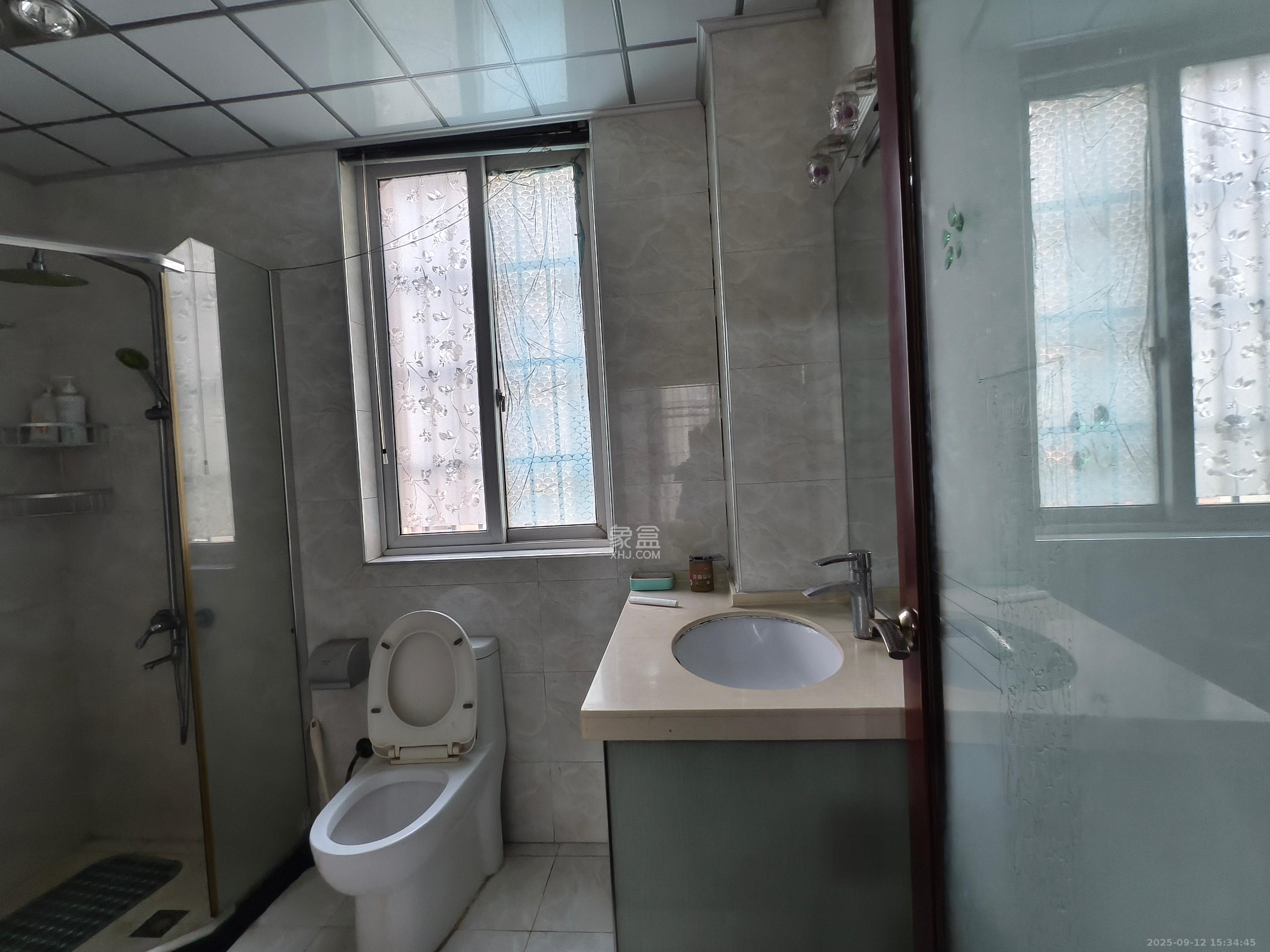 楚天世纪城东苑 3室2厅2卫 1900.0元/月 楚天世纪城东苑 3室2厅2卫 1900.0元/月室内图