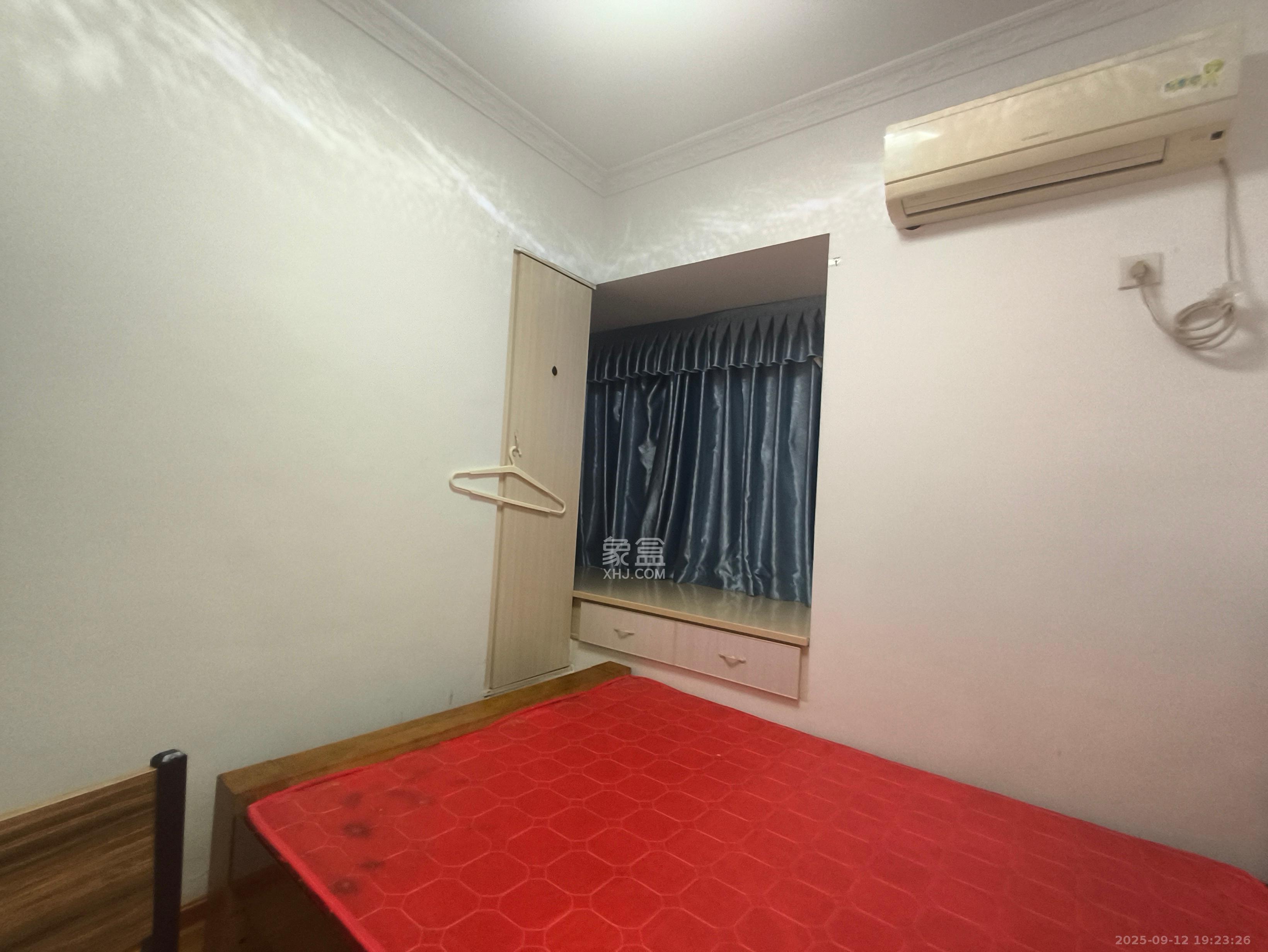 蓝山郡  3室2厅1卫    1800.0元/月室内图