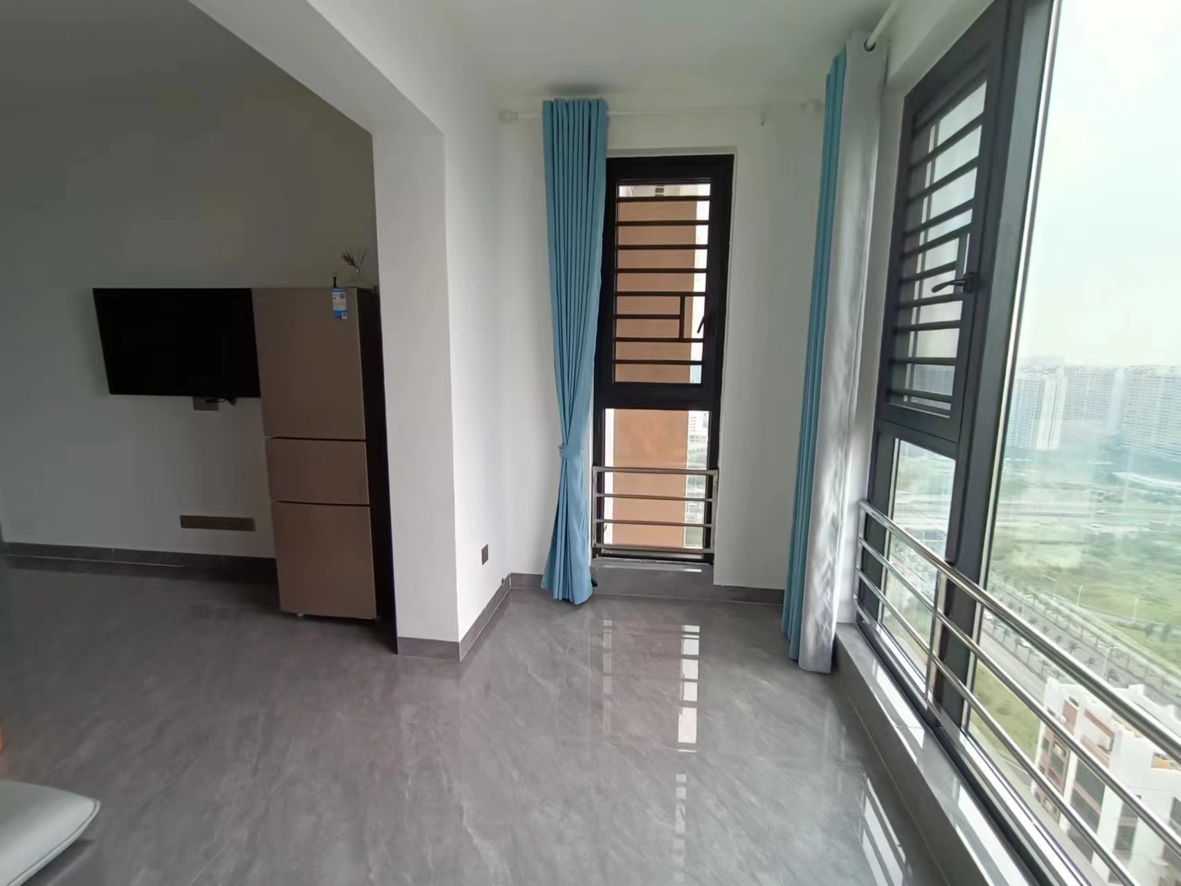 棕榈园(椰海新城3期)  2室2厅1卫    2500.0元/月 棕榈园(椰海新城3期)  2室2厅1卫    2500.0元/月室内图