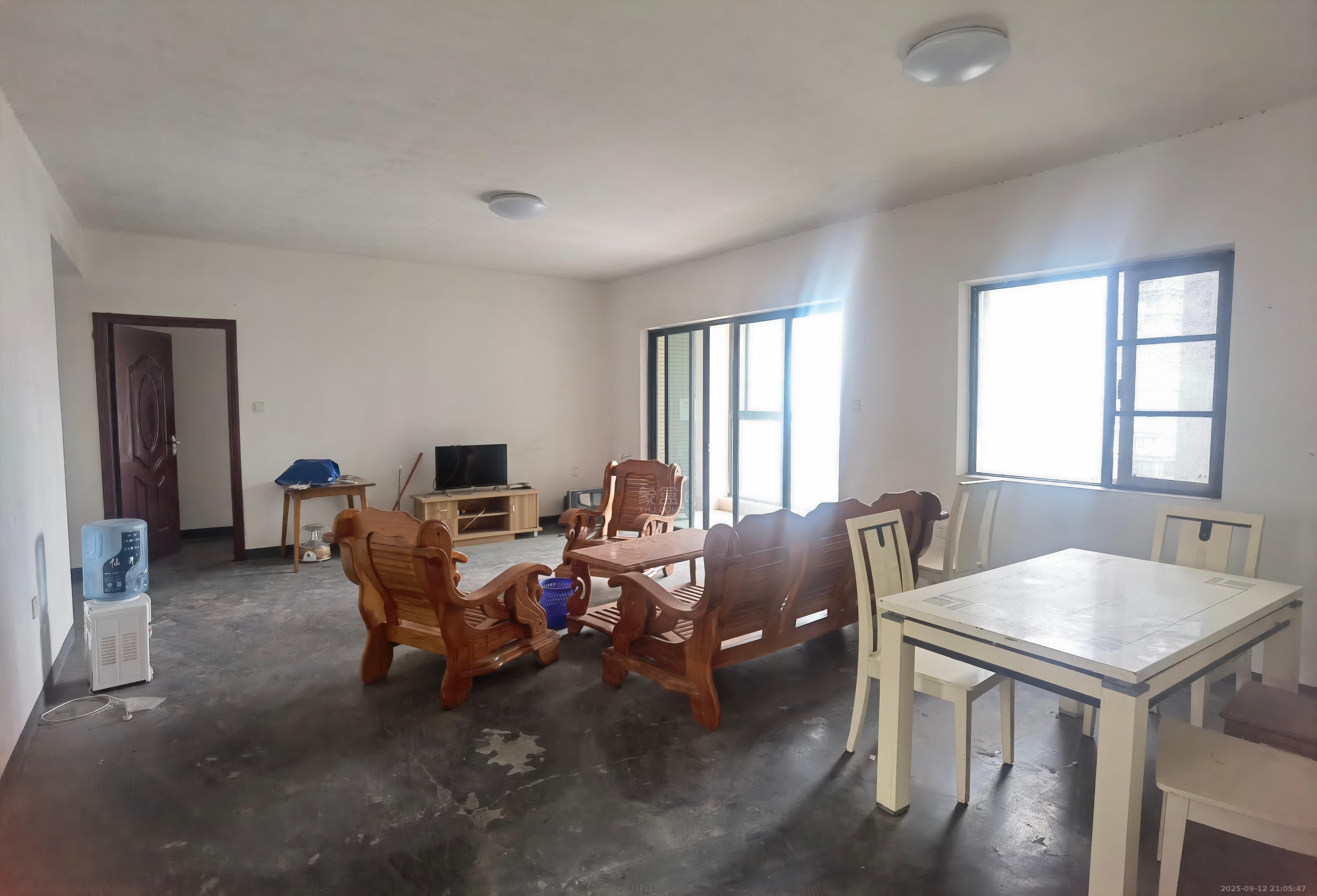 美的城一期 3室2厅2卫 1800.0元/月 美的城一期 3室2厅2卫 1800.0元/月室内图