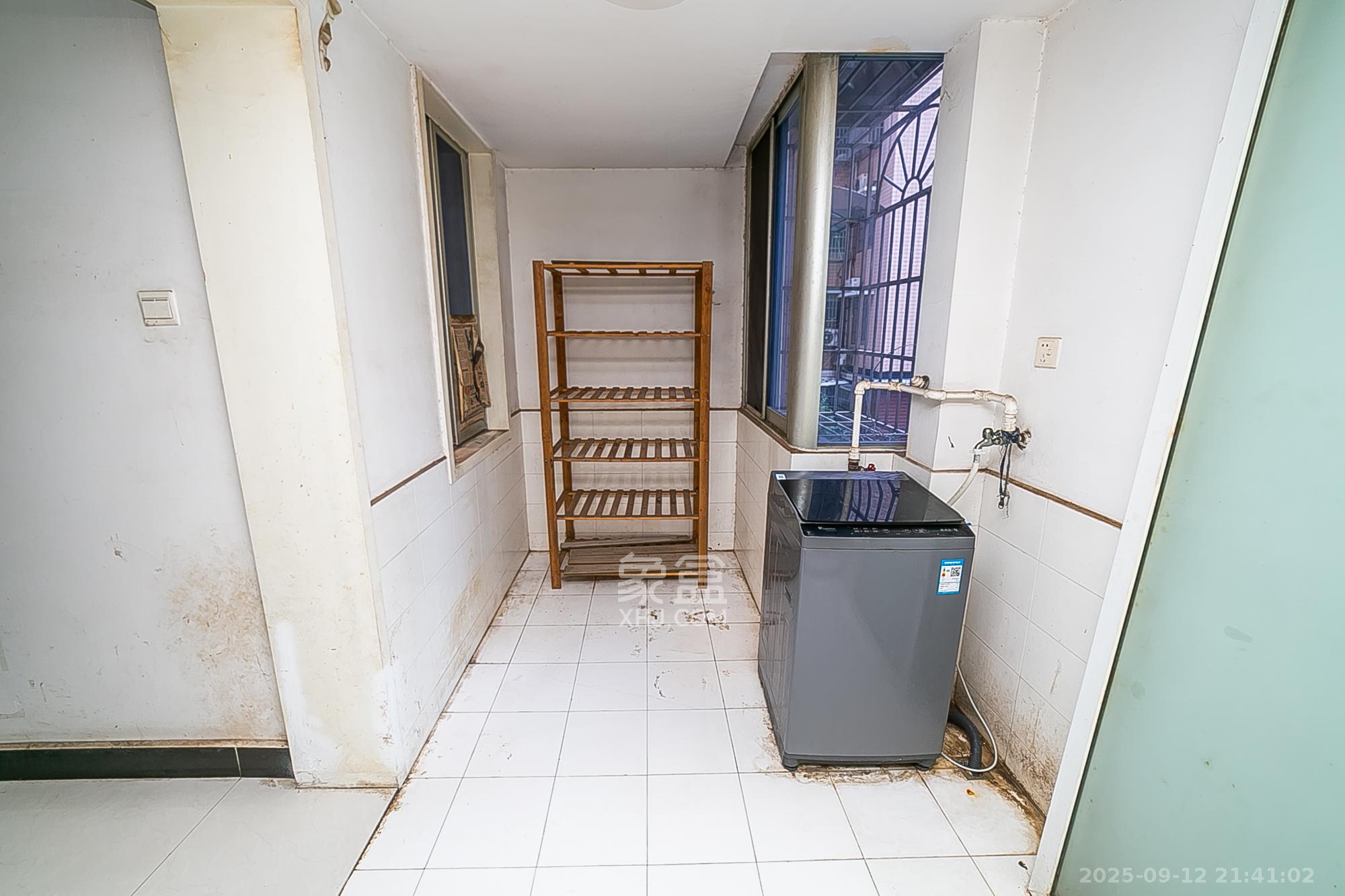 翡翠林居 3室2厅2卫 77.2万 翡翠林居 3室2厅2卫 77.2万阳台