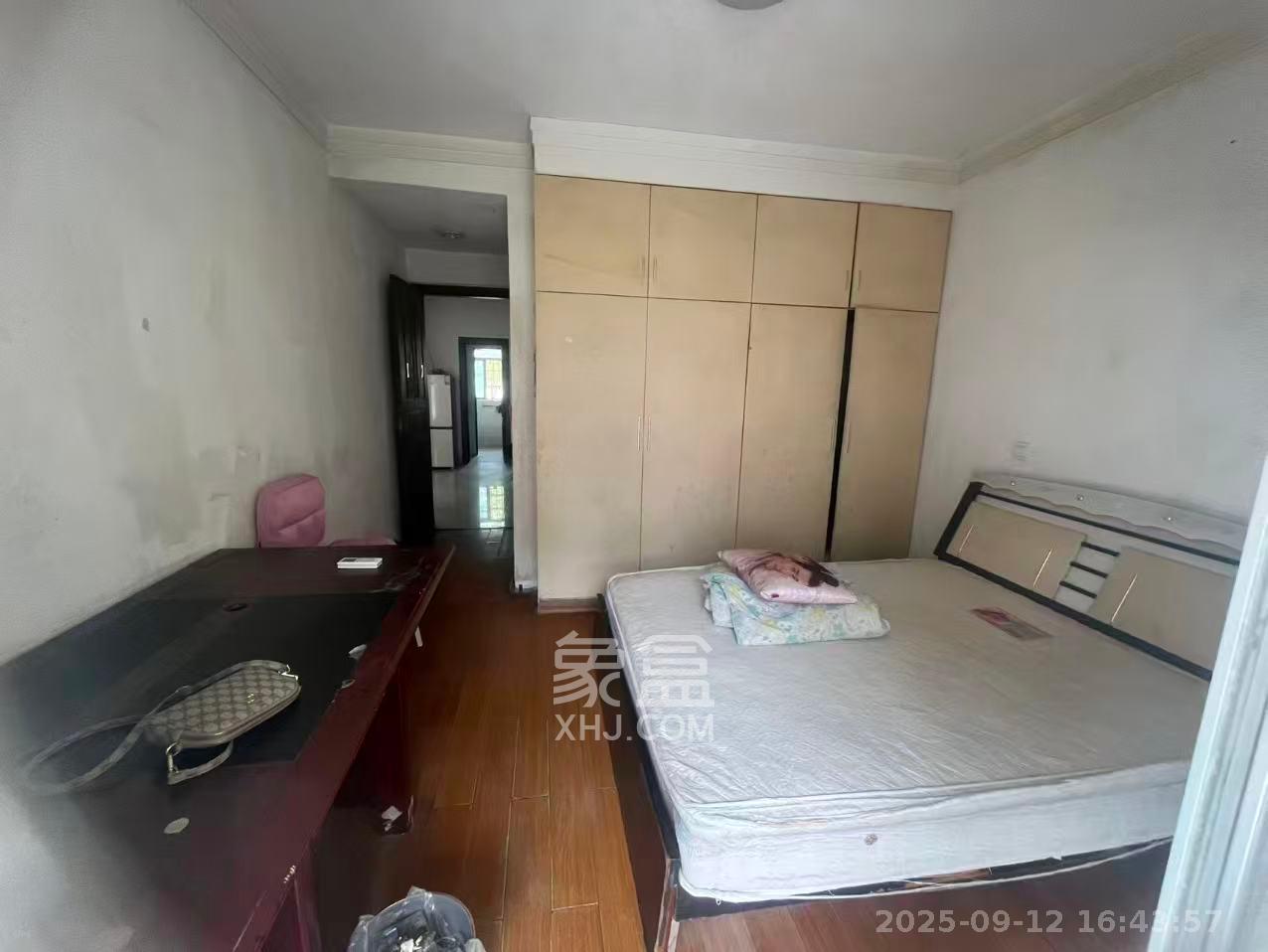 新星小区 3室2厅2卫 1700.0元/月 新星小区 3室2厅2卫 1700.0元/月室内图