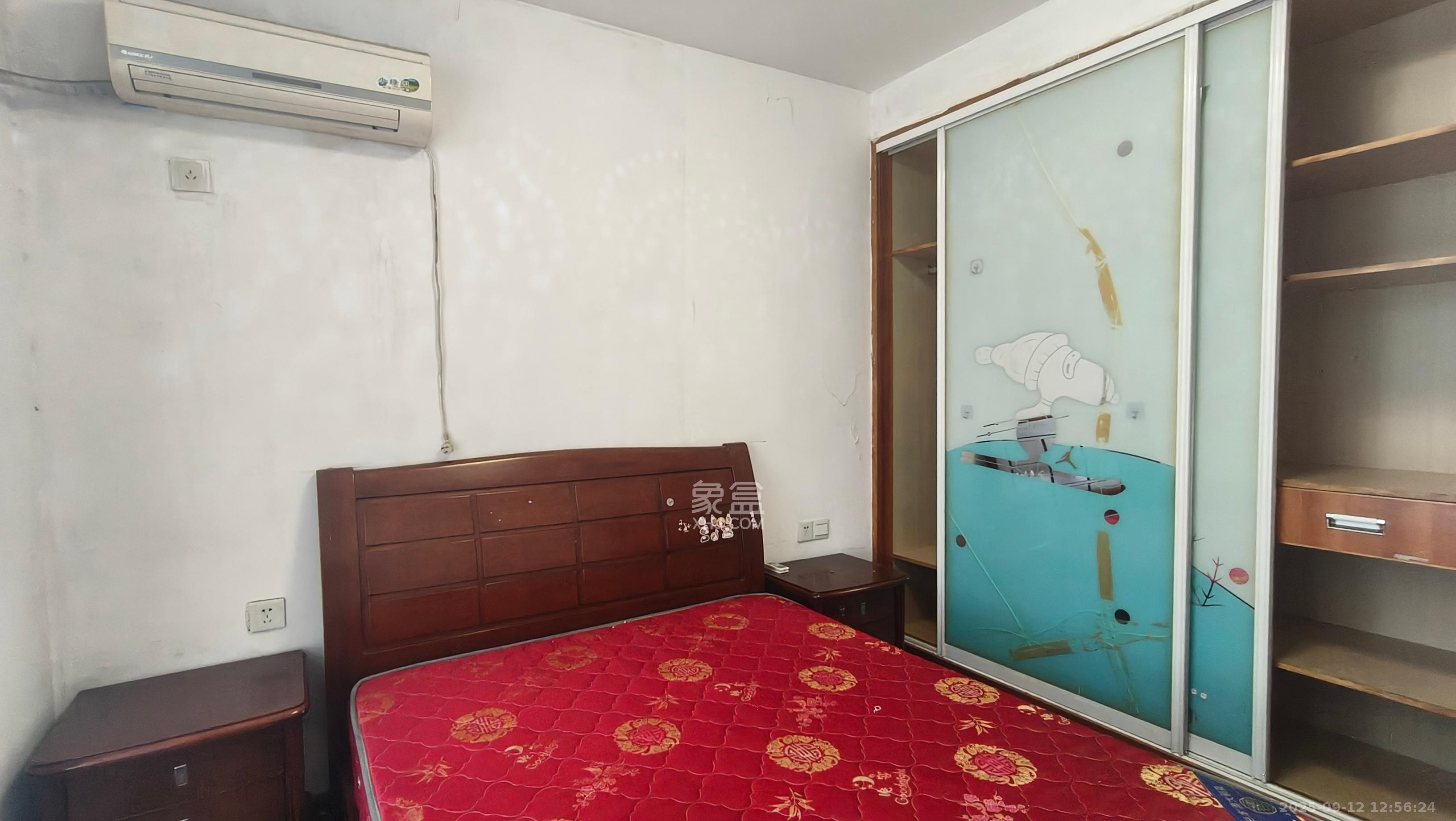 德润园  3室2厅2卫    2400.0元/月室内图