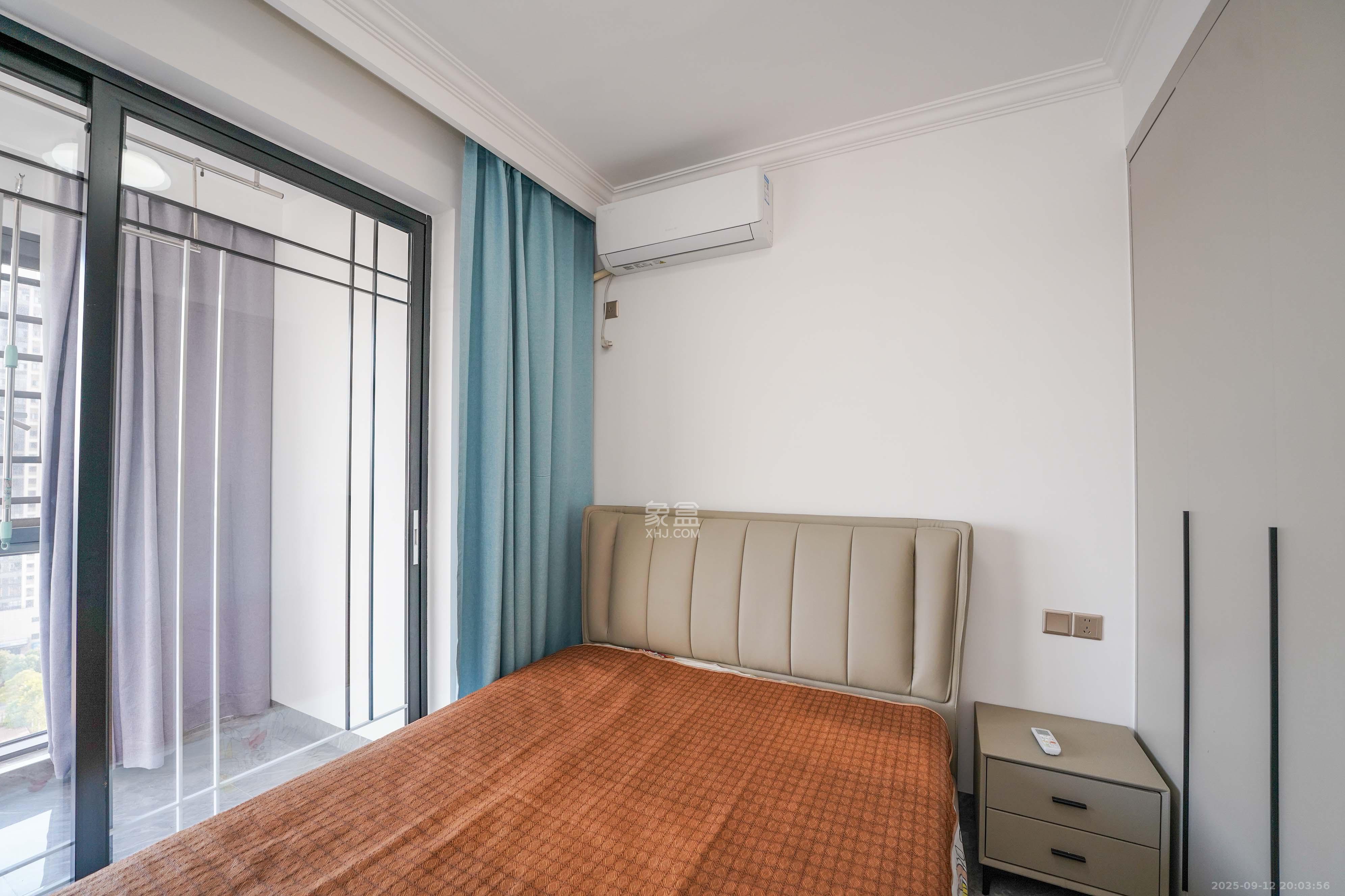 旭辉雨金广场 3室2厅2卫 108.0万 旭辉雨金广场 3室2厅2卫 108.0万卧室