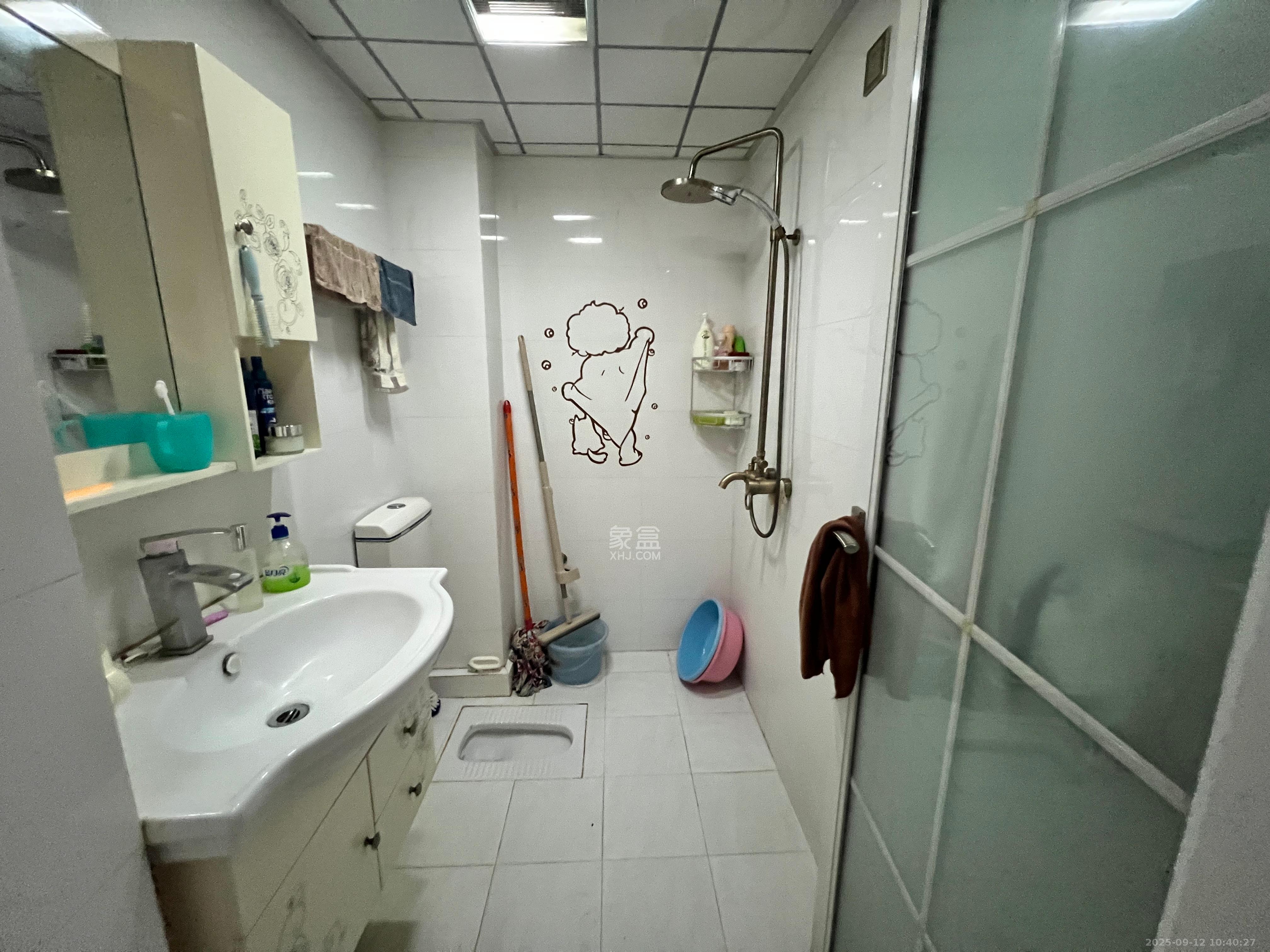 中城丽景香山园  1室1厅1卫    1600.0元/月 中城丽景香山园  1室1厅1卫    1600.0元/月室内图