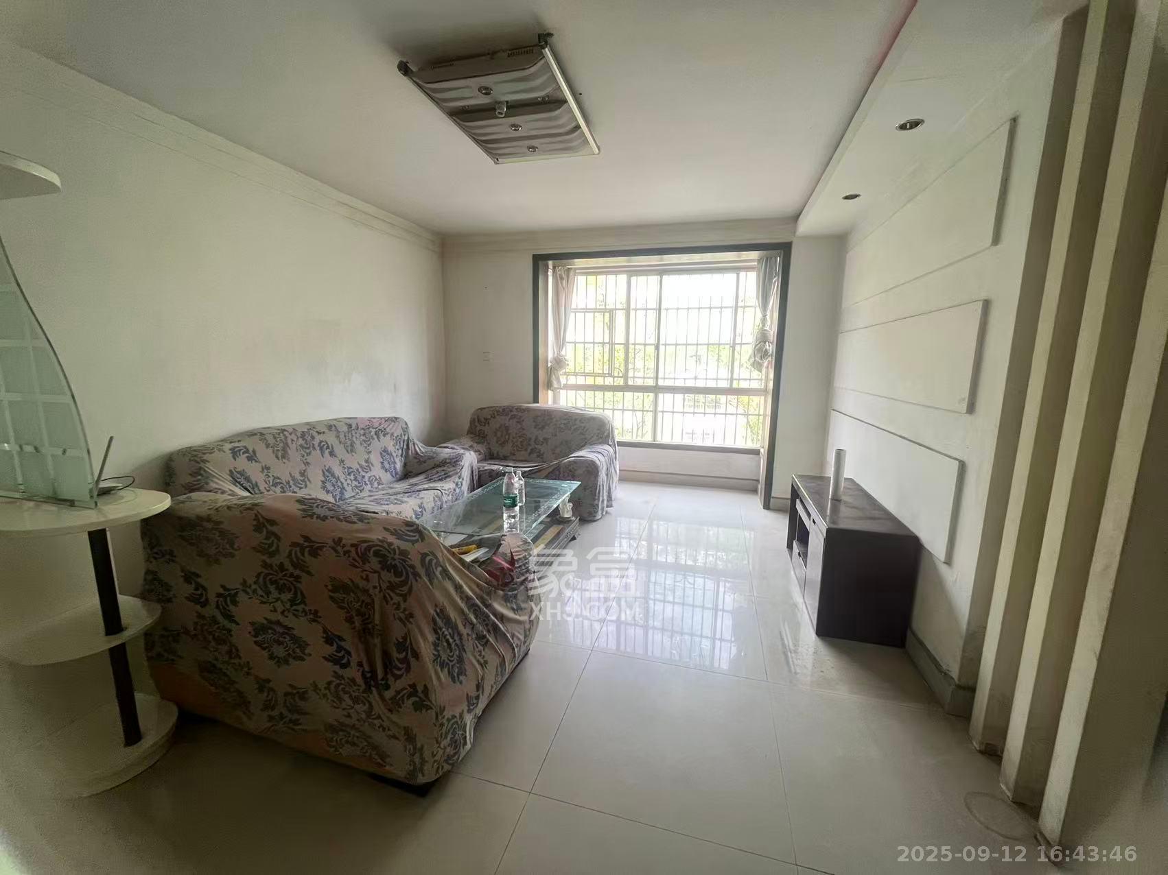 新星小区 3室2厅2卫 1700.0元/月 新星小区 3室2厅2卫 1700.0元/月室内图