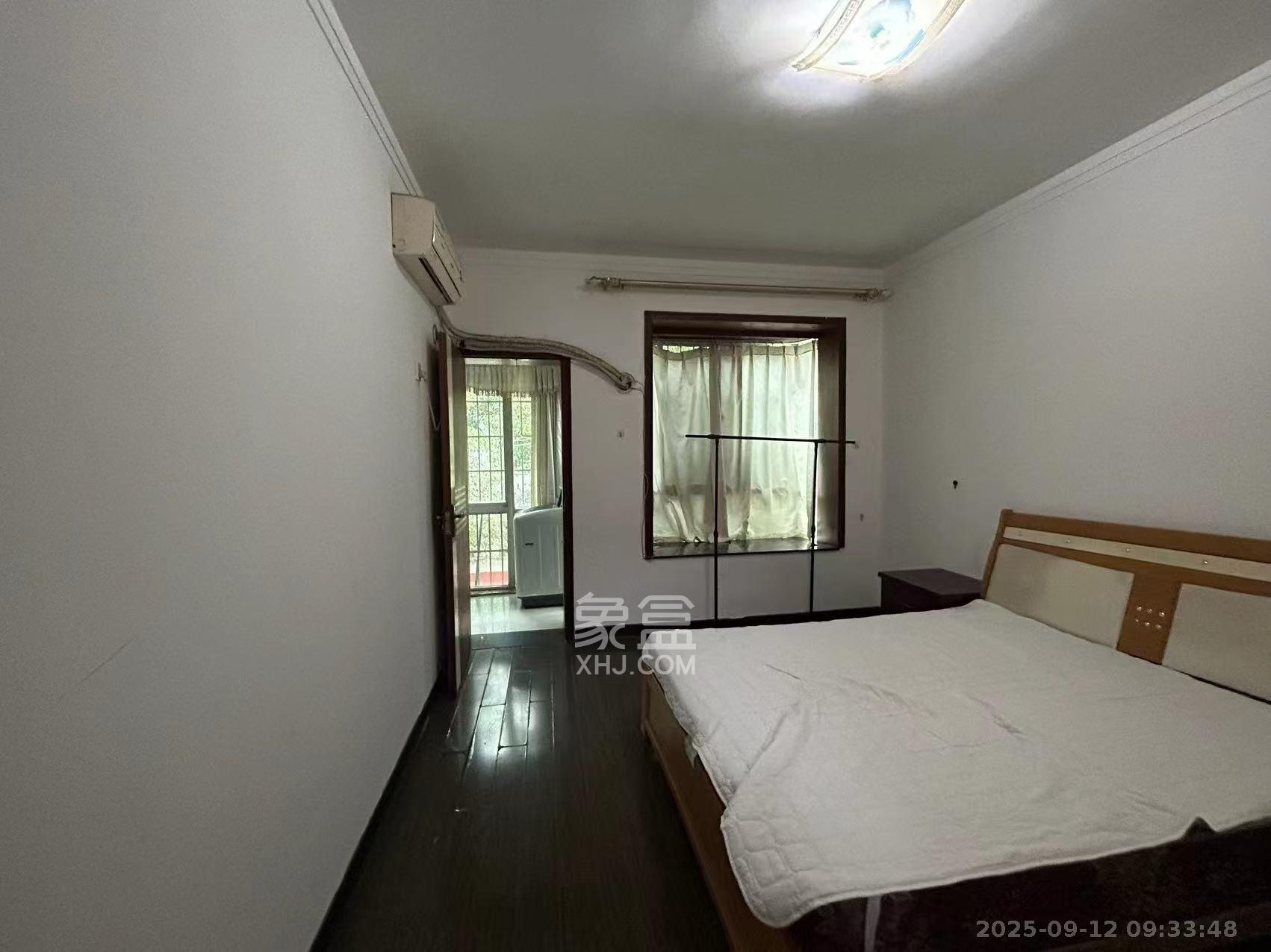 中南汽车世界 3室2厅2卫 1500.0元/月 中南汽车世界 3室2厅2卫 1500.0元/月室内图