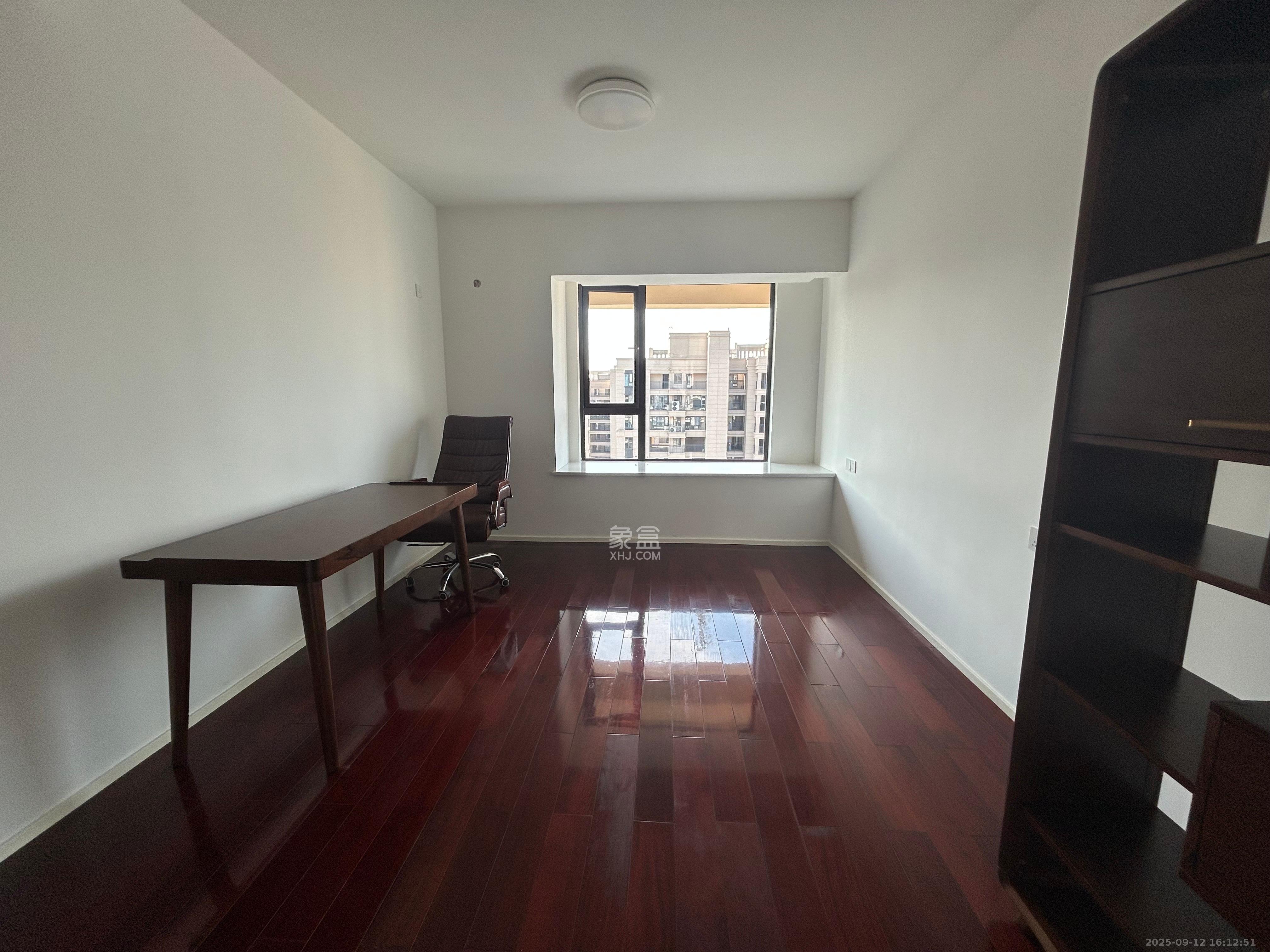 兴进珺府 3室2厅2卫 2480.0元/月 兴进珺府 3室2厅2卫 2480.0元/月室内图