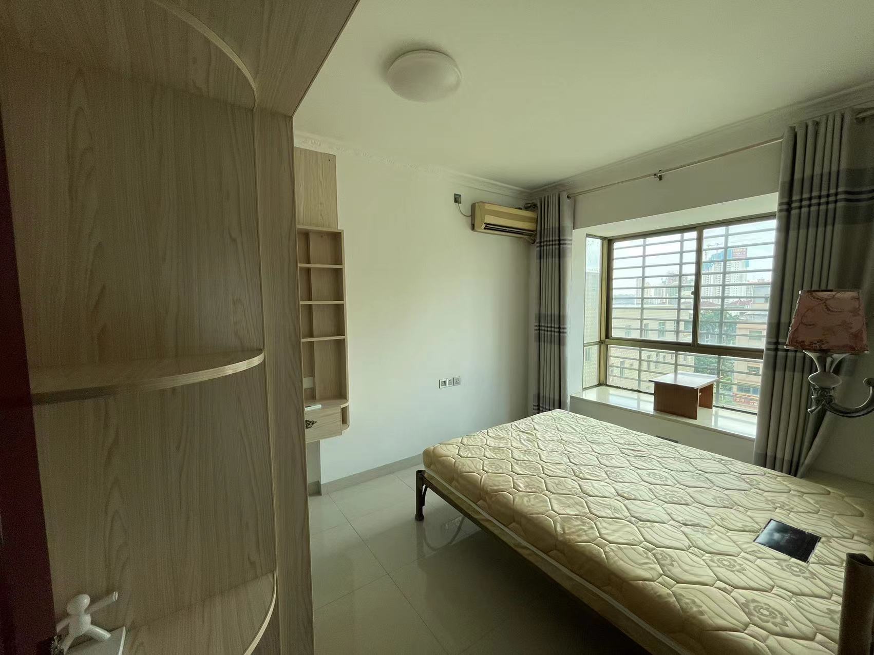 易瓒良庄 3室2厅1卫 2200.0元/月 易瓒良庄 3室2厅1卫 2200.0元/月室内图