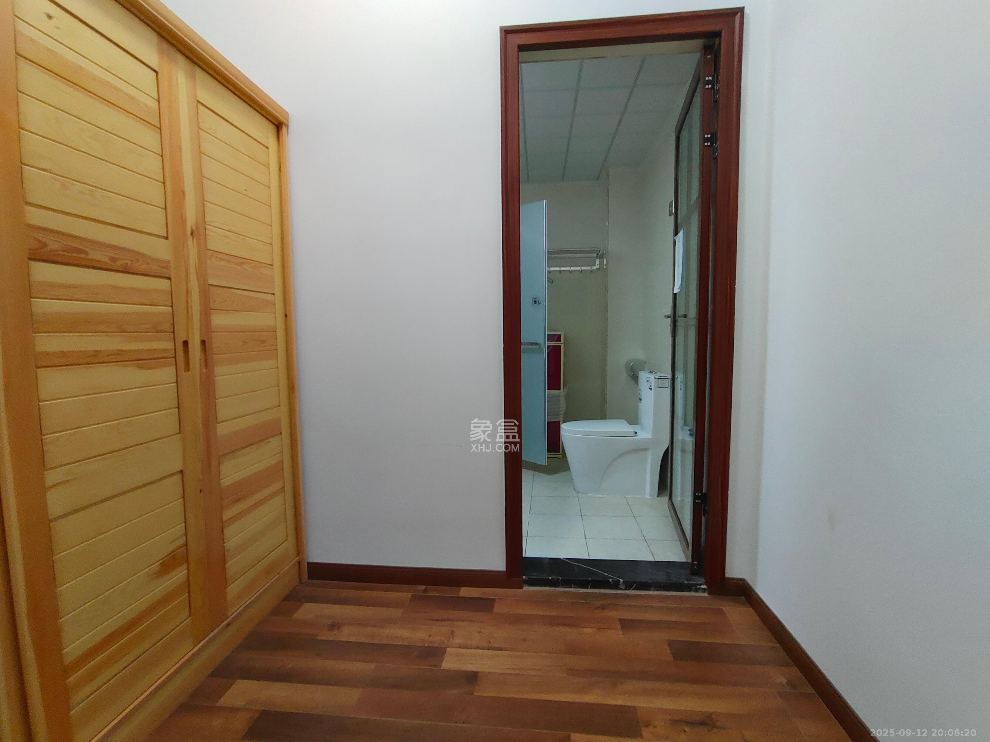 中隆国际御玺  4室2厅3卫    5800.0元/月室内图