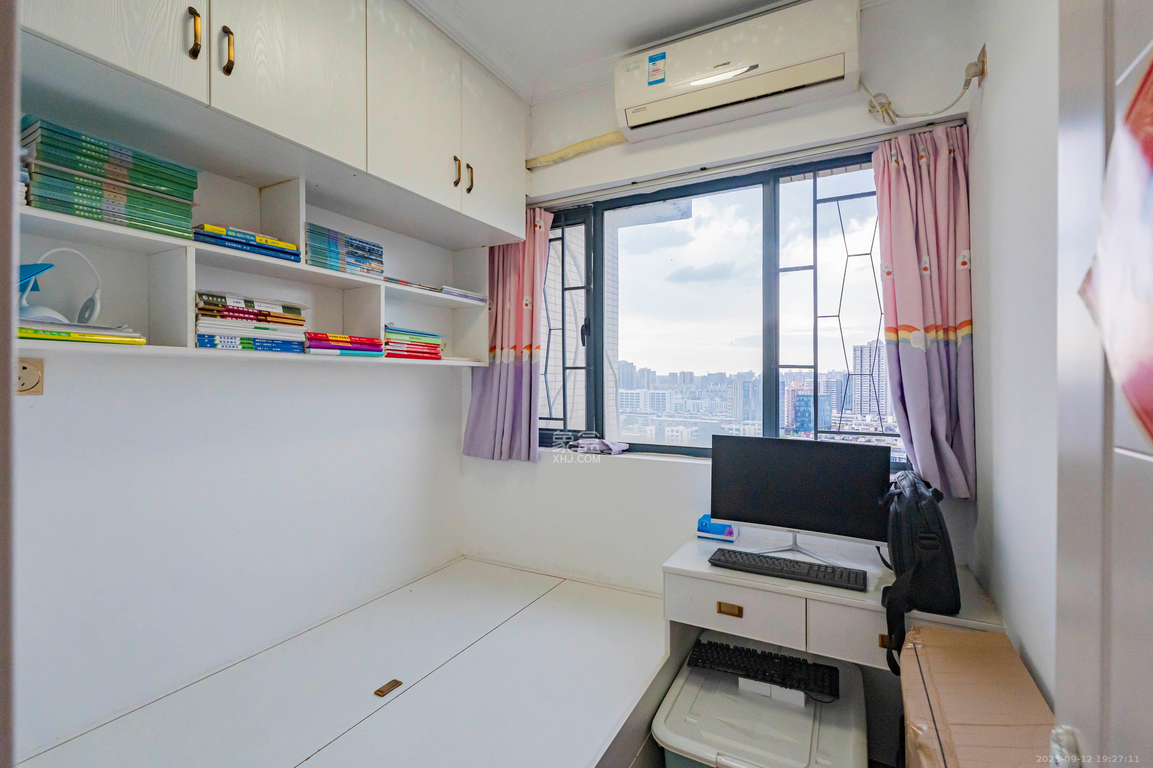 兰亭峰景  2室2厅1卫    66.0万 兰亭峰景  2室2厅1卫    66.0万卧室