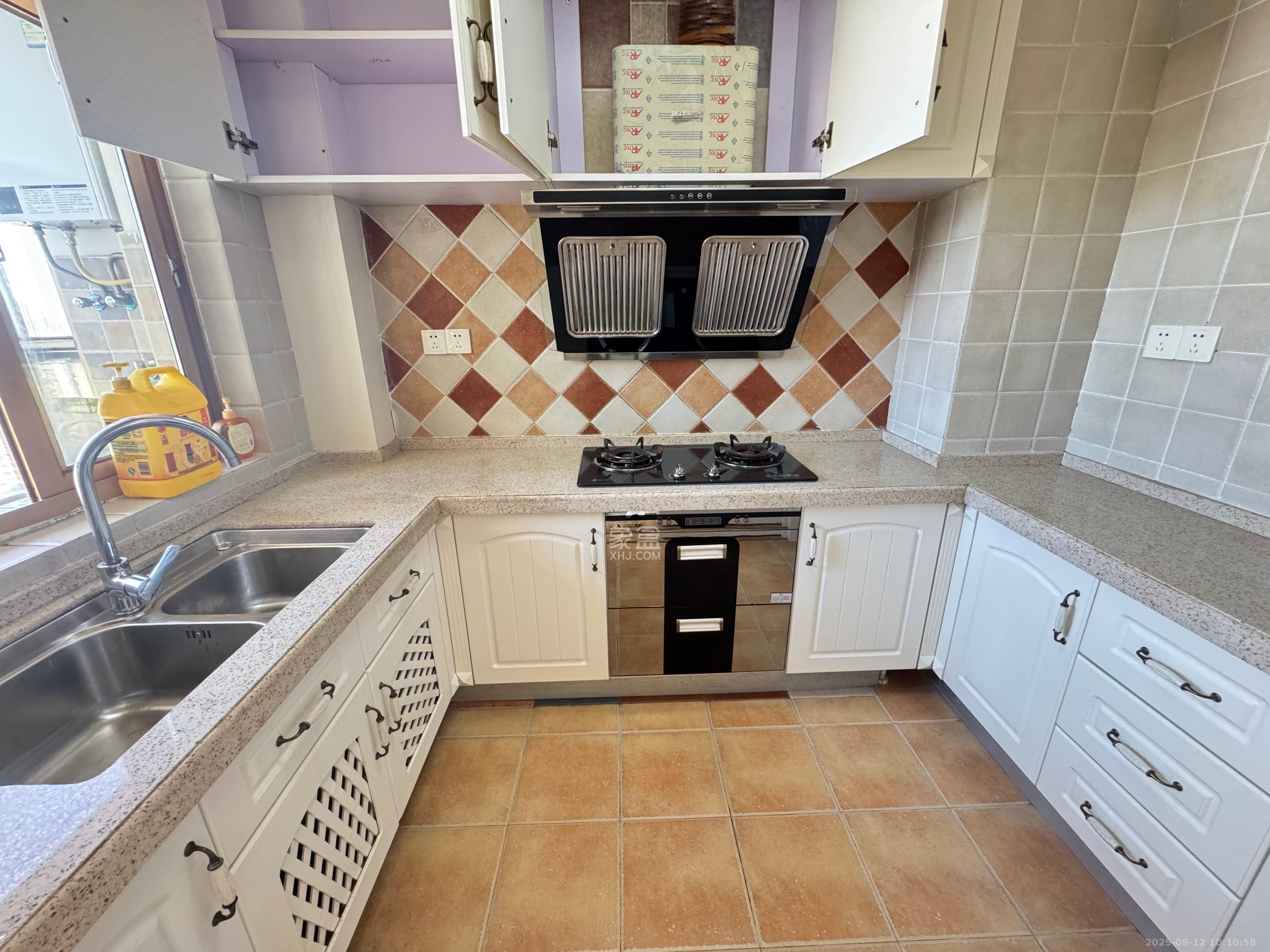 世嘉国际华城  4室2厅1卫    3800.0元/月 世嘉国际华城  4室2厅1卫    3800.0元/月室内图