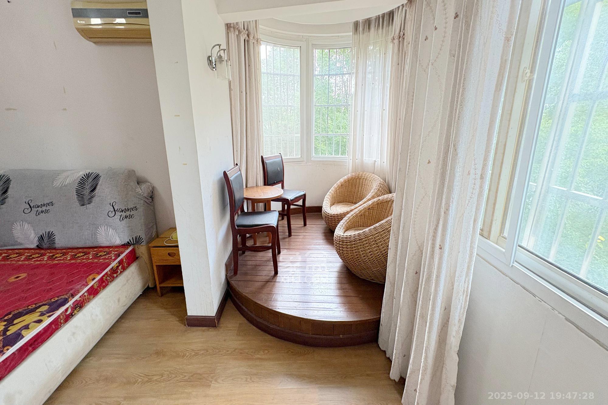 滨湖嘉园(湖滨小区)  3室2厅2卫    100.0万 滨湖嘉园(湖滨小区)  3室2厅2卫    100.0万阳台