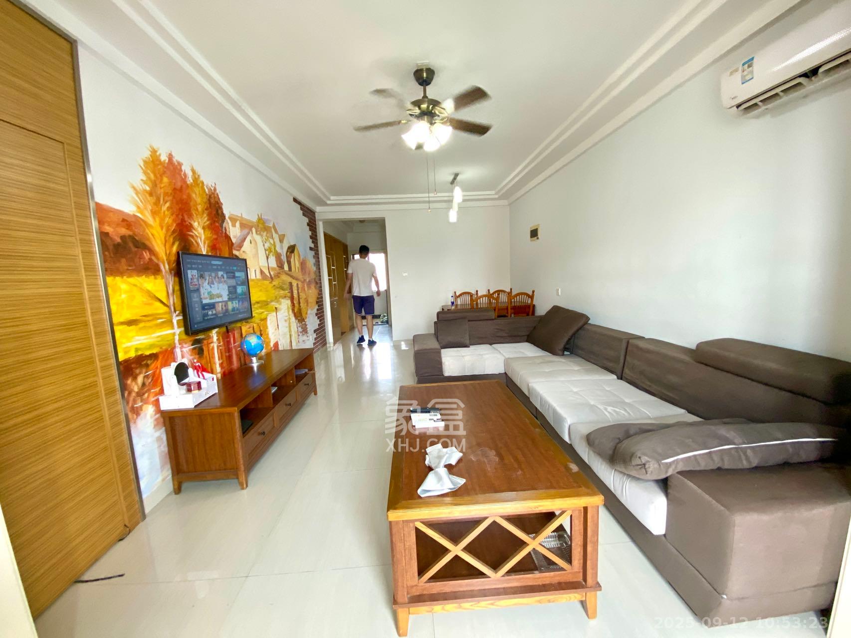 旭辉御府  3室2厅1卫    2200.0元/月室内图