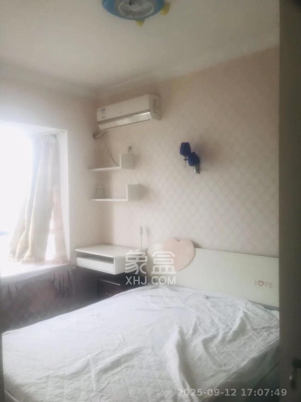 月畔湾 3室2厅2卫 2800.0元/月 月畔湾 3室2厅2卫 2800.0元/月室内图